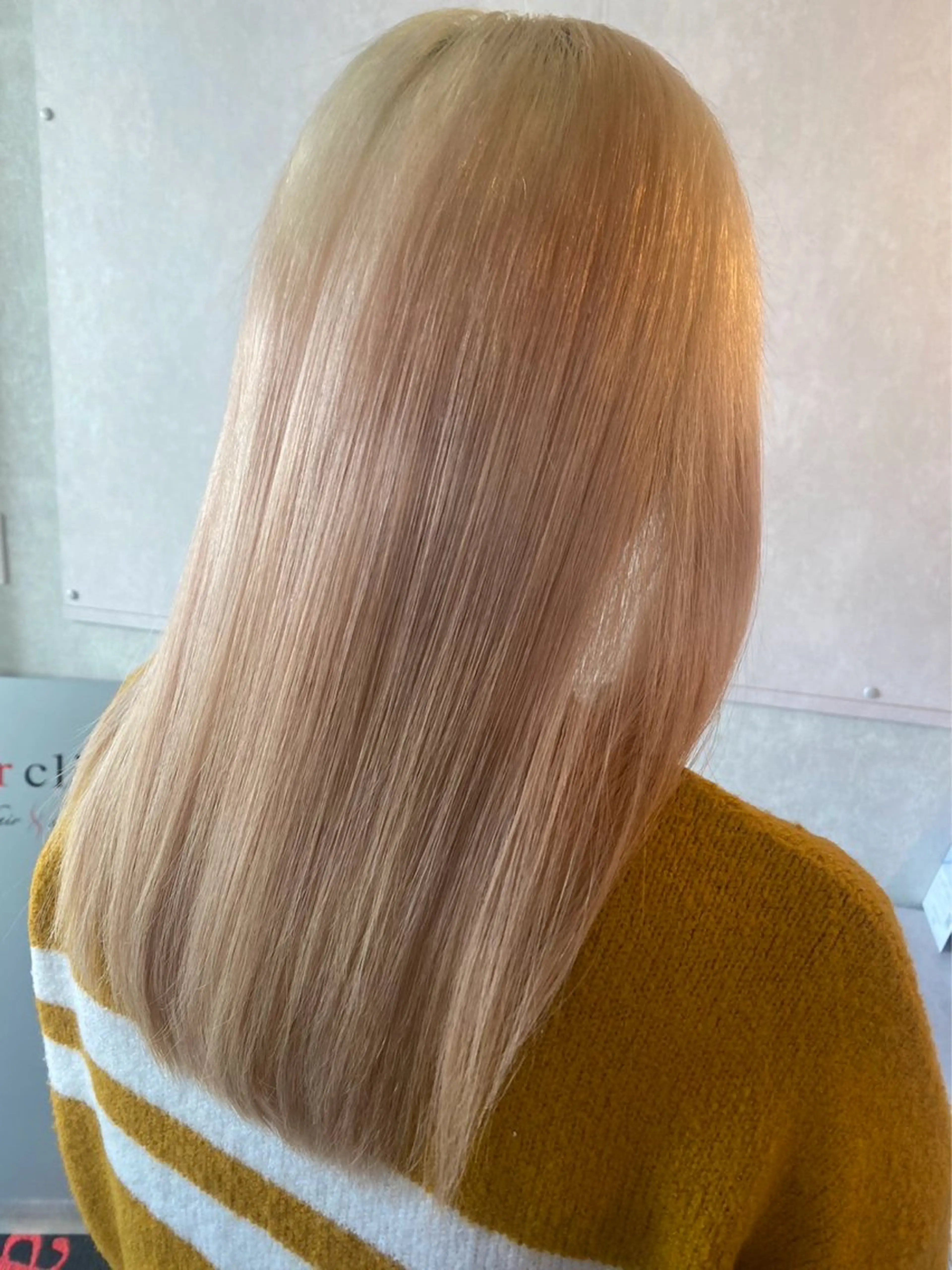 セミロング ere 代々木公園所属・みほ/ニュアンス/ モード/艶カラーのヘアスタイル