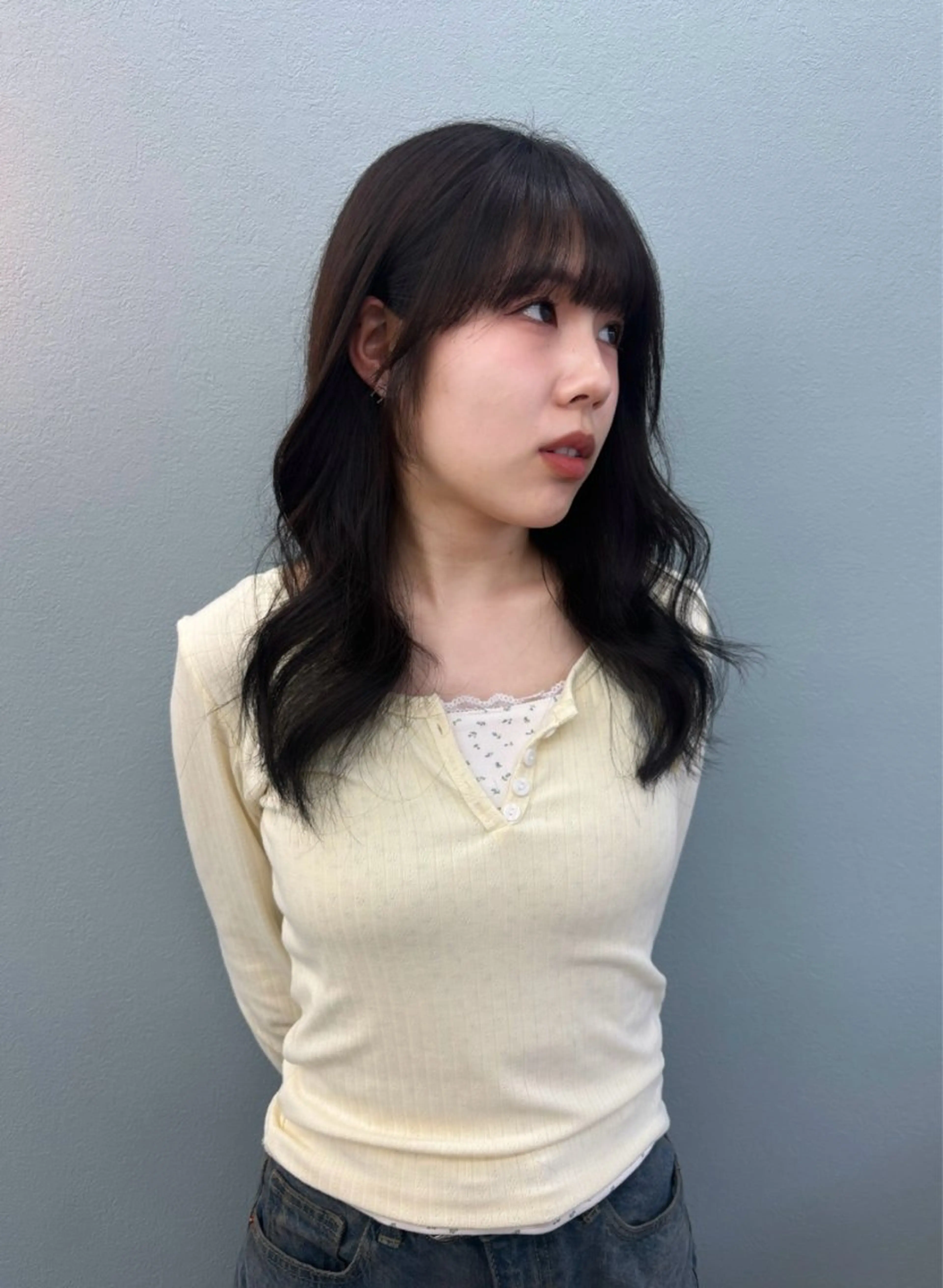 セミロング 顔周りカット ブリーチなしｗカラー 🐈‍⬛kotoseのヘアスタイル