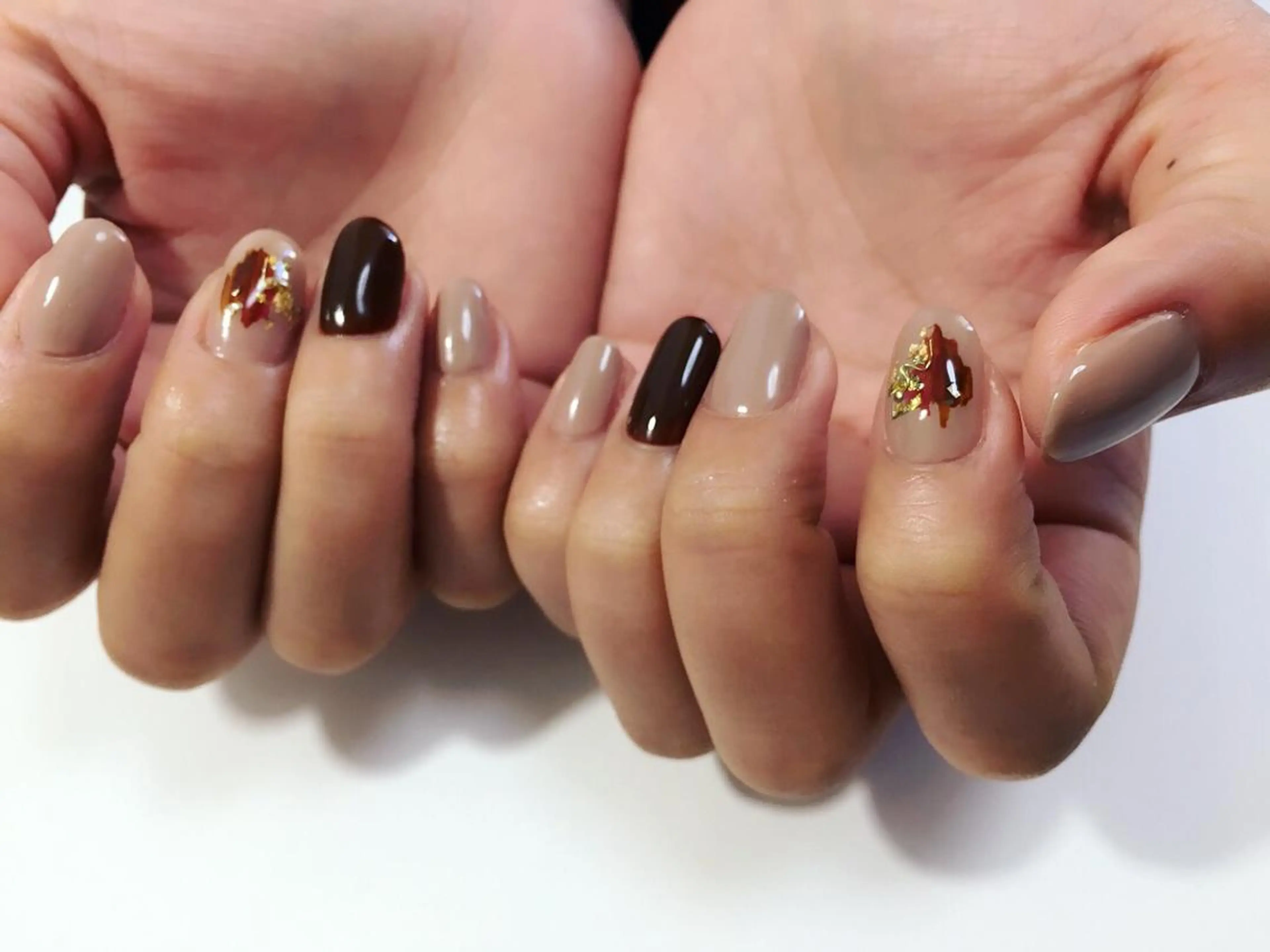 ネイル ブラウン ニュアンスネイル Otsuka Yumiのネイルデザイン
