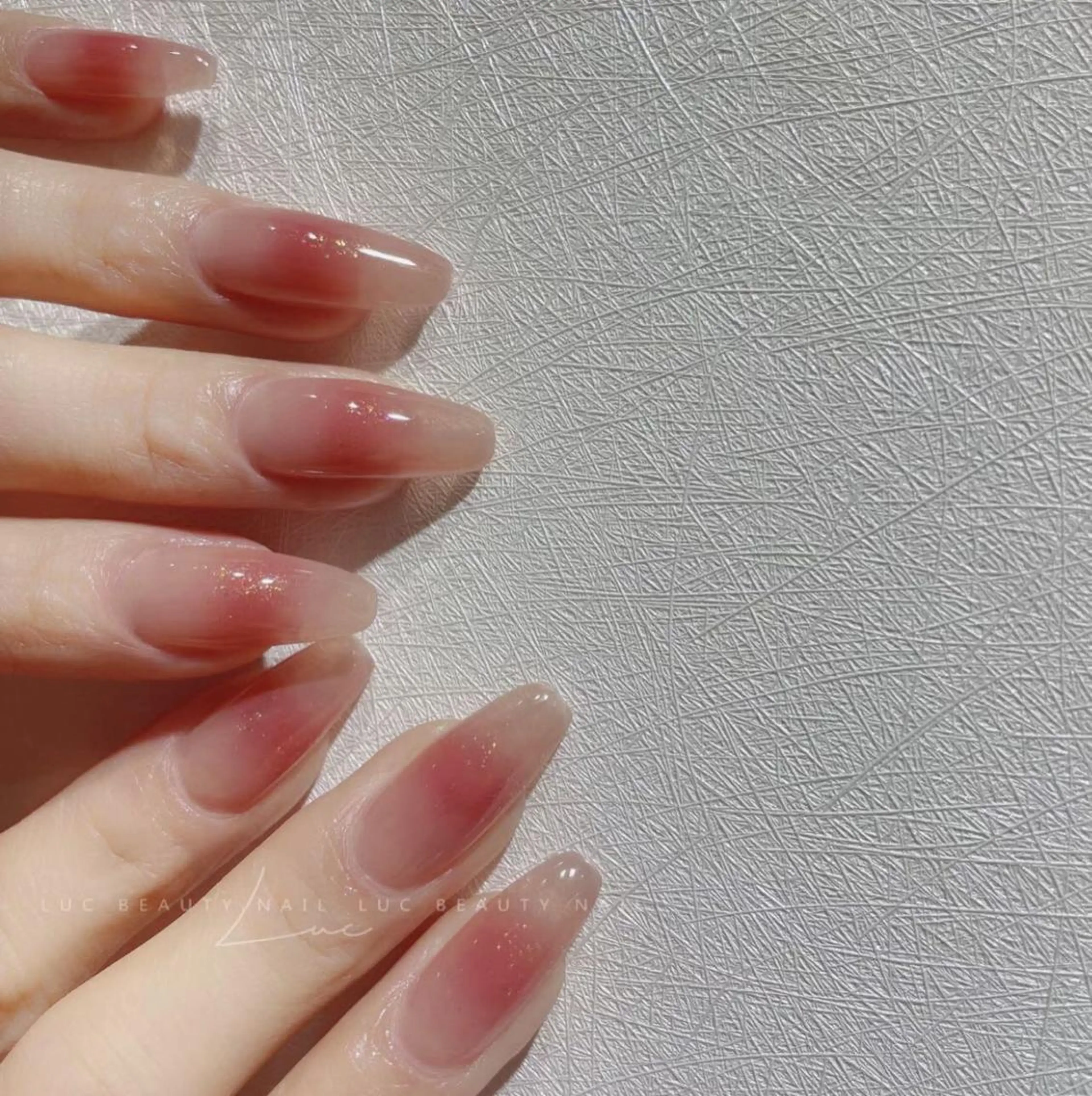 ネイル アートネイル 長さ出し ネイルチップ Queens ciciのネイルデザイン