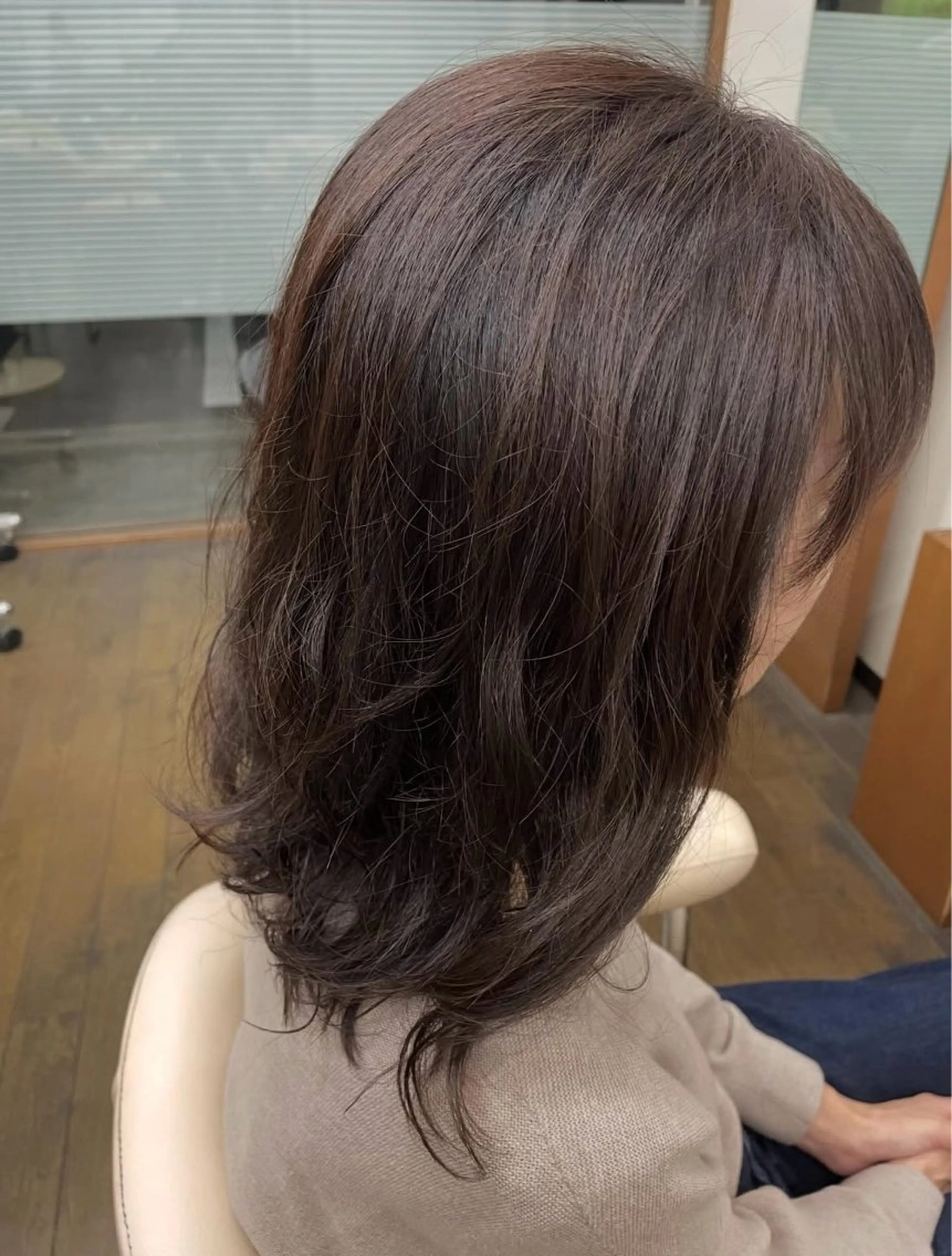 ミディアム パーマ ヘアカラー 髙橋 咲希のヘアスタイル