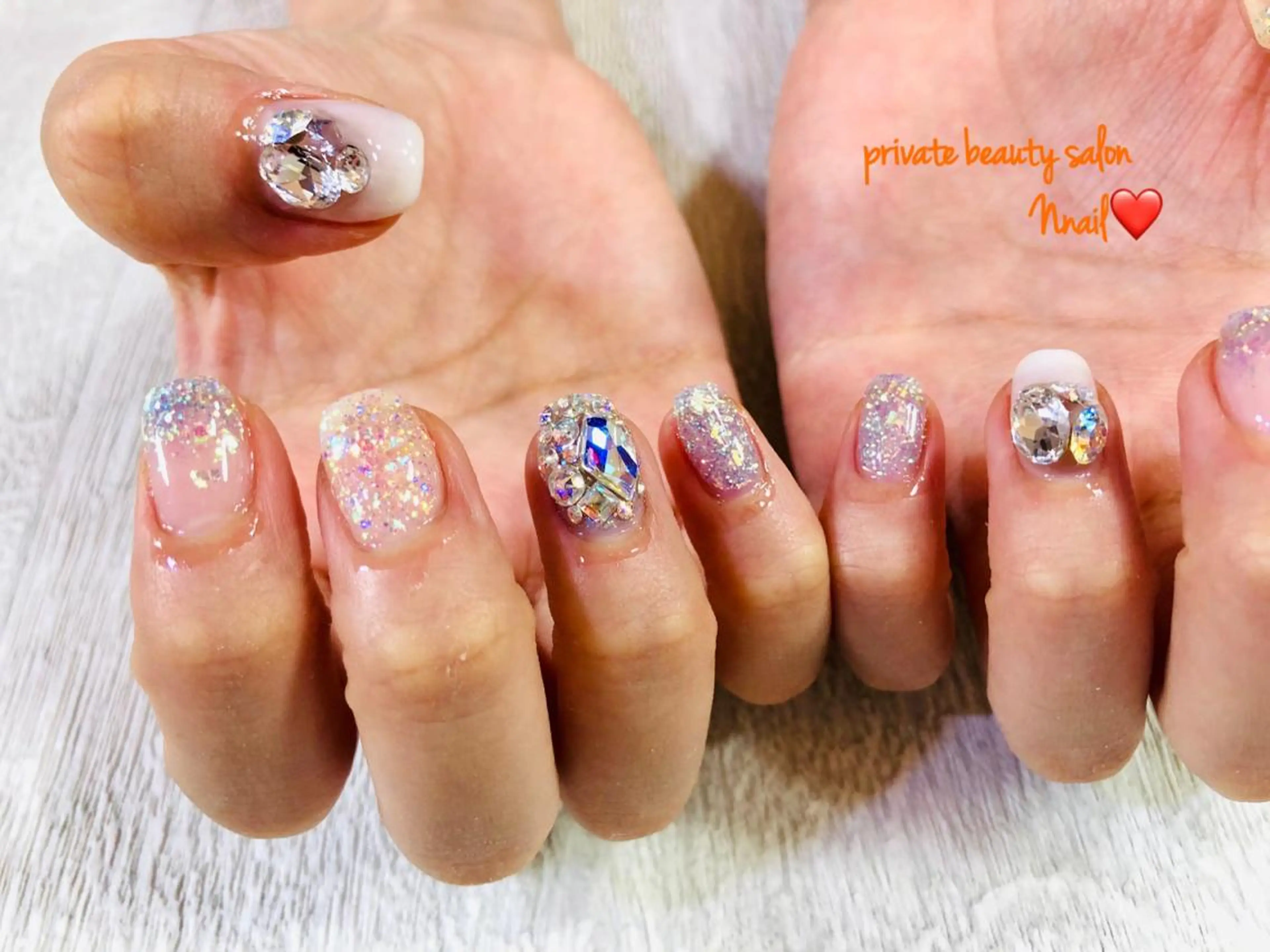 ネイル キラキラネイル 持ち込み ハンドネイル Nnail所属・🌿Nnail🌿 プライベートサロンのネイルデザイン