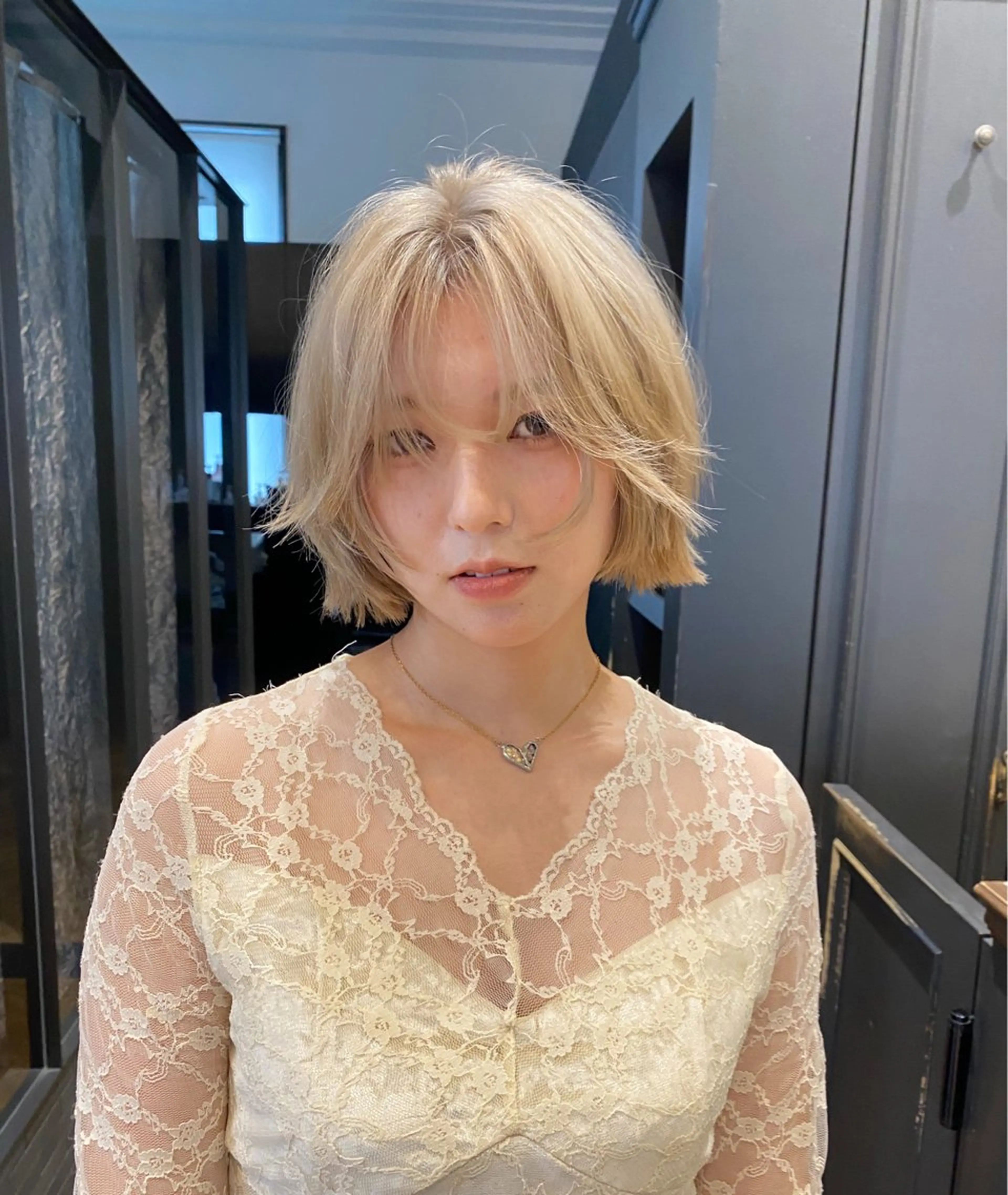 ショート ボブ 顔まわりレイヤー 顔周りカット レイヤーカット 高尾 凌太のヘアスタイル