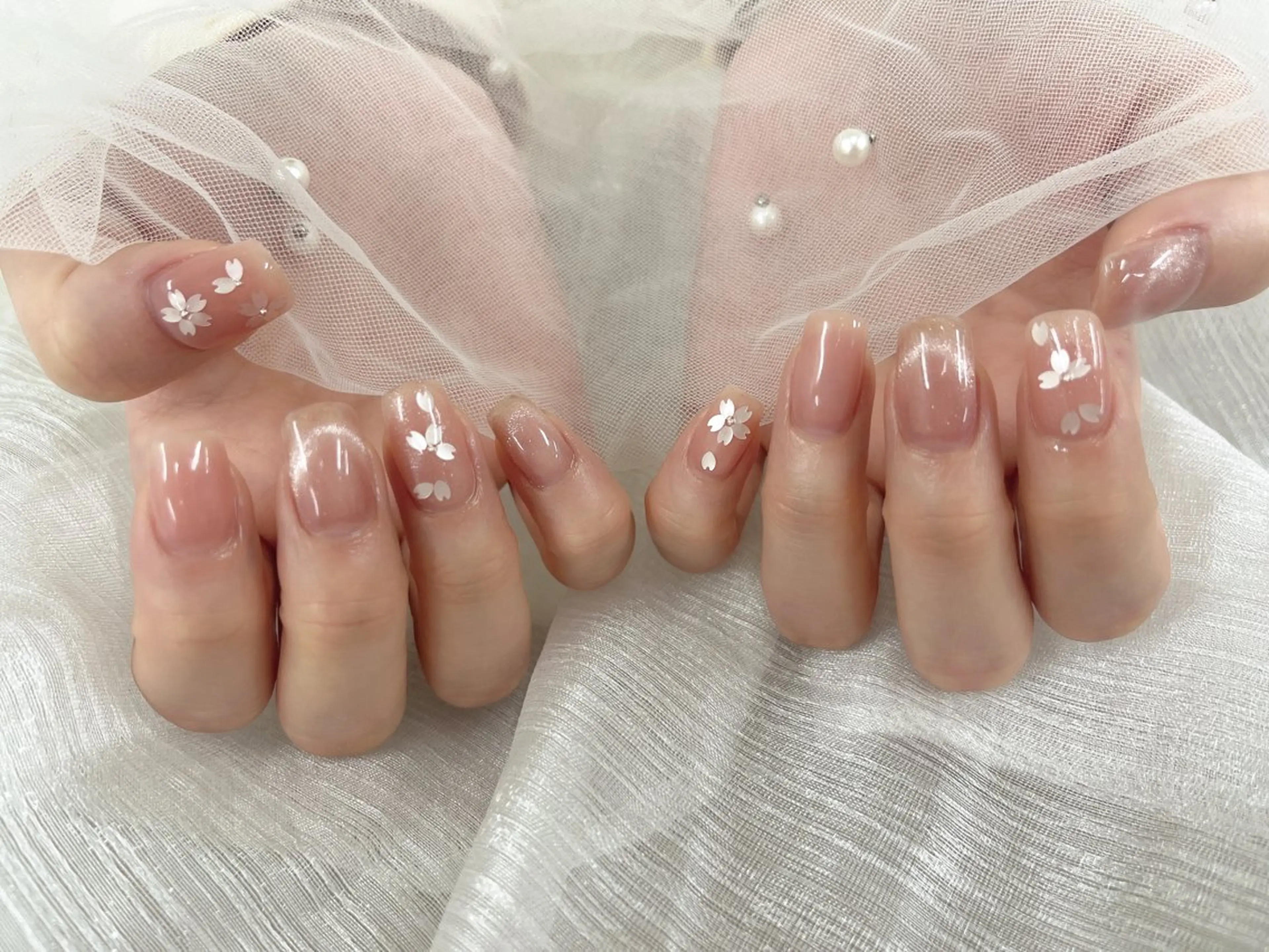 ネイル シンプルネイル RUBYネイルサロン 9Caratsのネイルデザイン