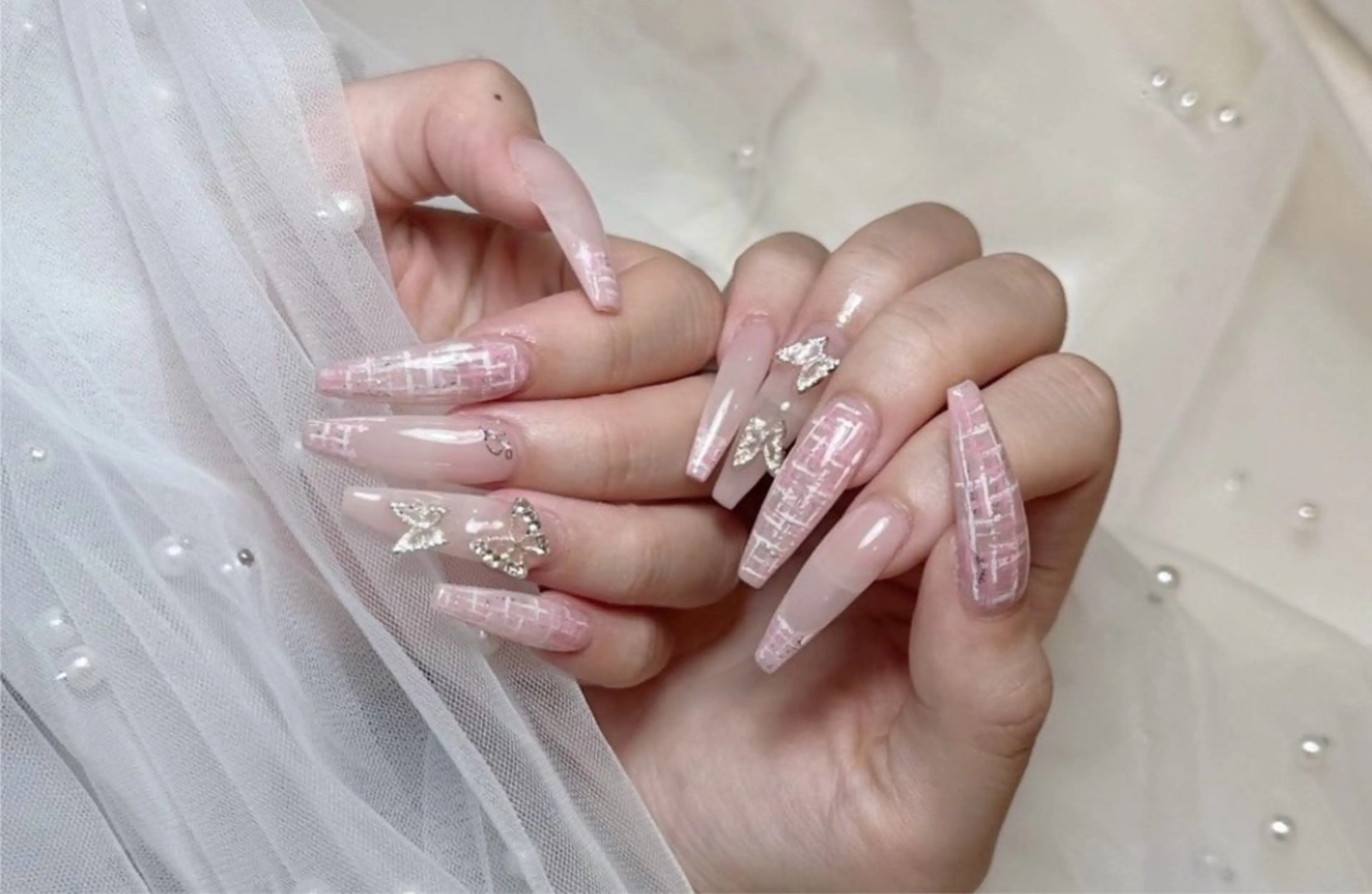 ネイル ハンドネイル ハンドケア The Nail & Eye Lashの眉毛・アイブロウイメージ