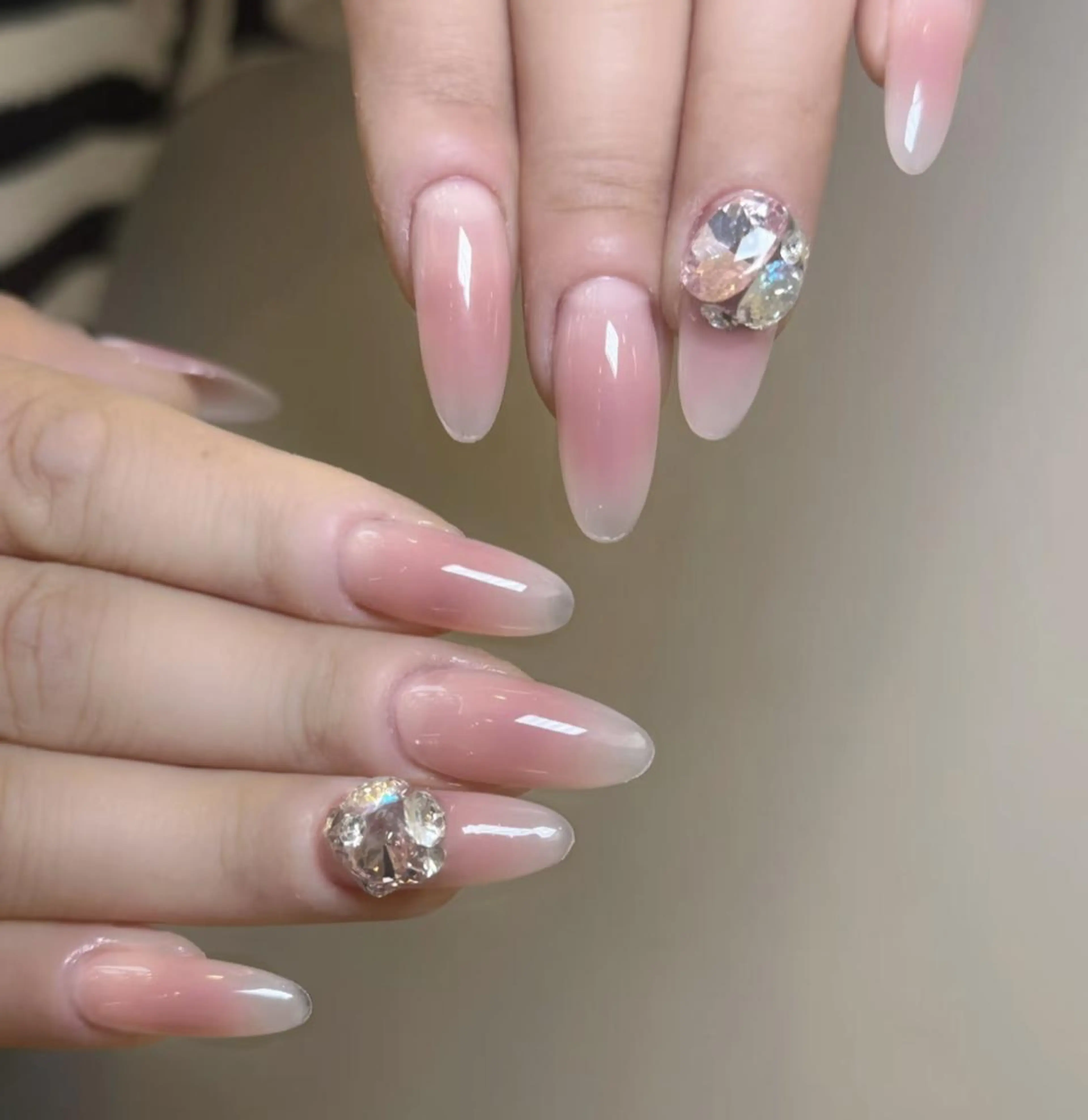 ネイル ハンドネイル 🎀 Ayaka_nailのネイルデザイン