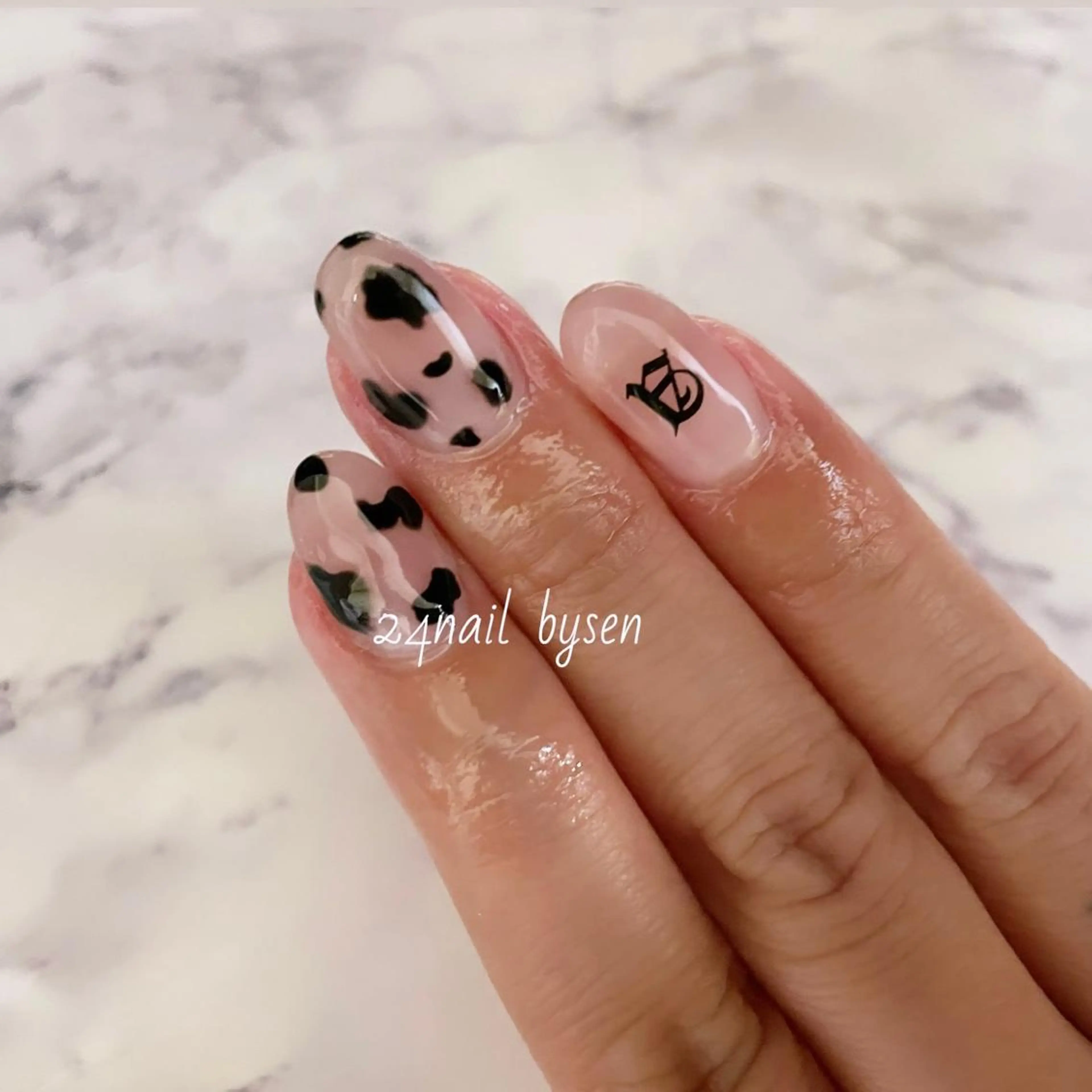 ネイル アニマル柄 アートネイル ワンカラーネイル ピンク Atelier by 24nail/Ayaのネイルデザイン