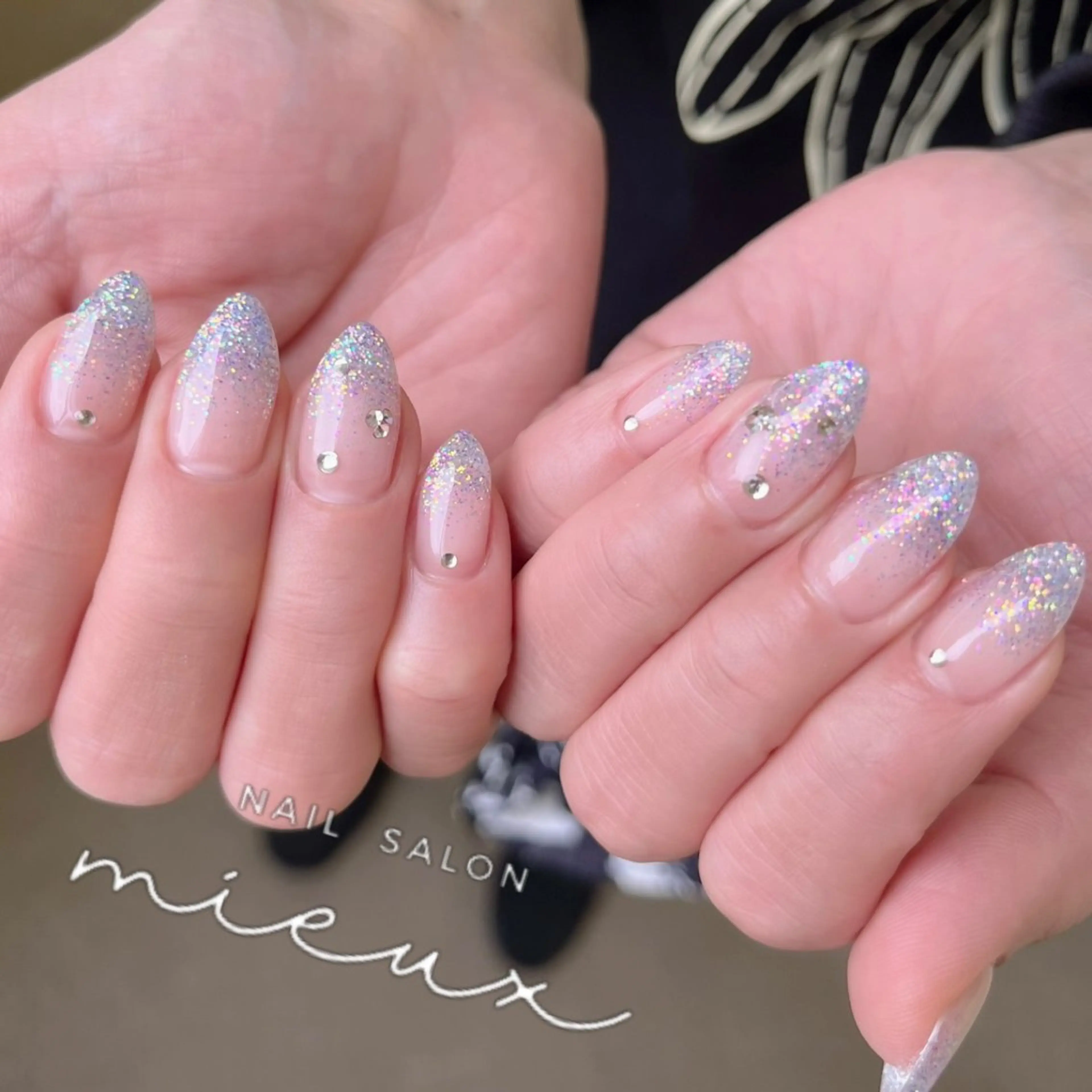 ネイル ストーンネイル ハンドネイル nail salon  mieux所属・nailsalon mieuxのネイルデザイン