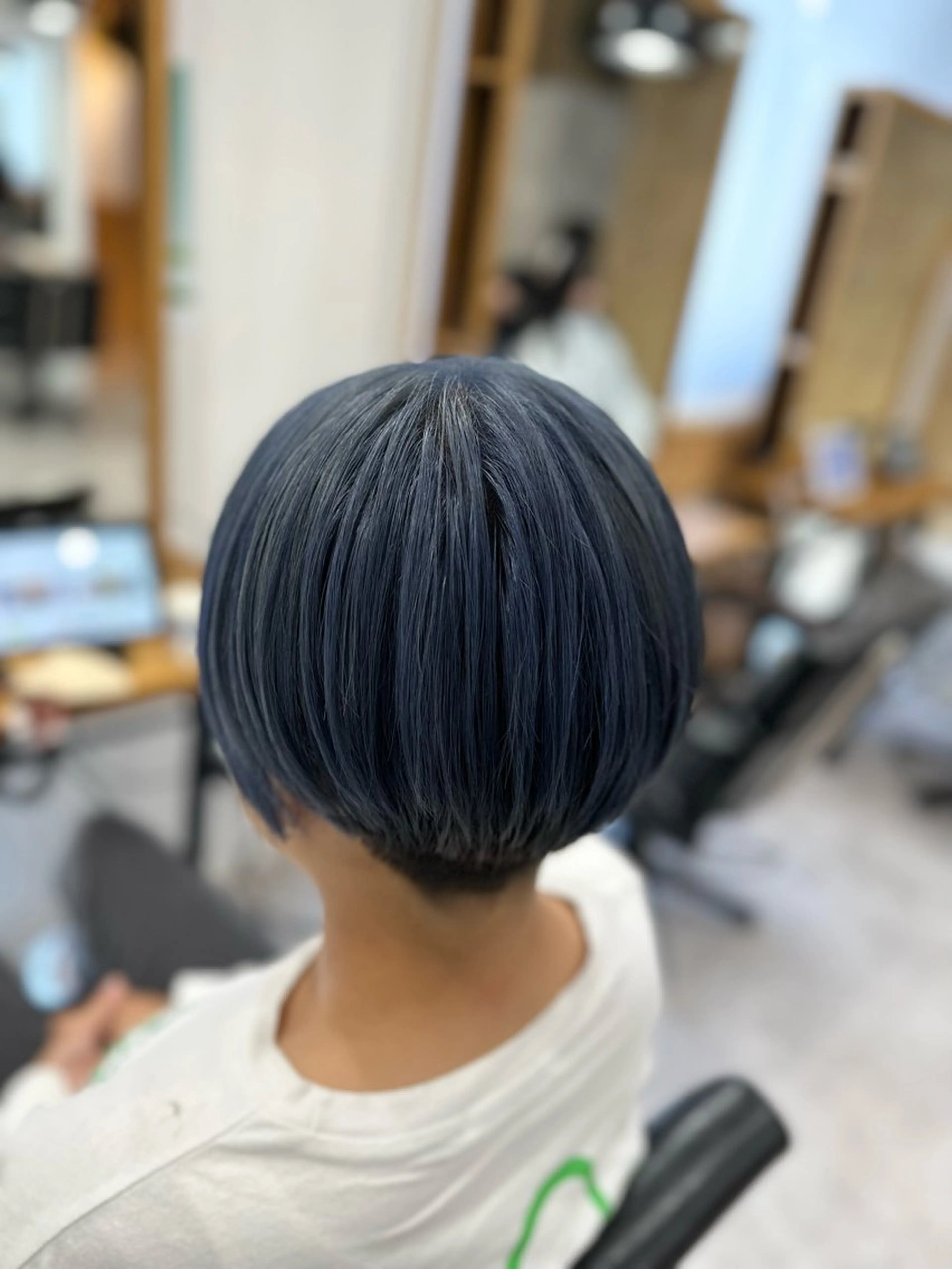ショート カラー ブリーチ ブルーカラー カット ヘアカラー ハイトーン&透明感 カラー☘️片山優陽のヘアスタイル