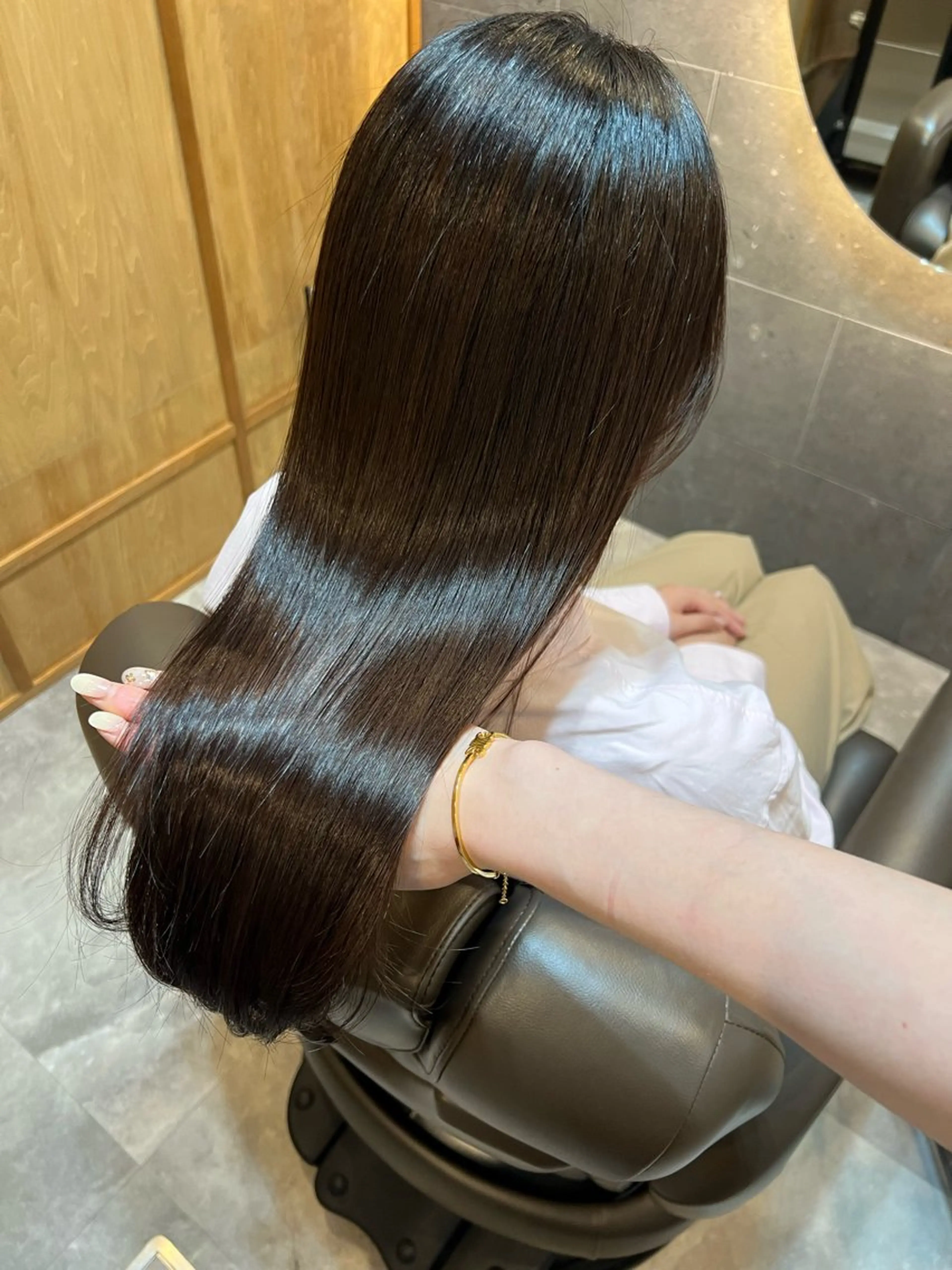 ロング 梅本 有希のヘアスタイル