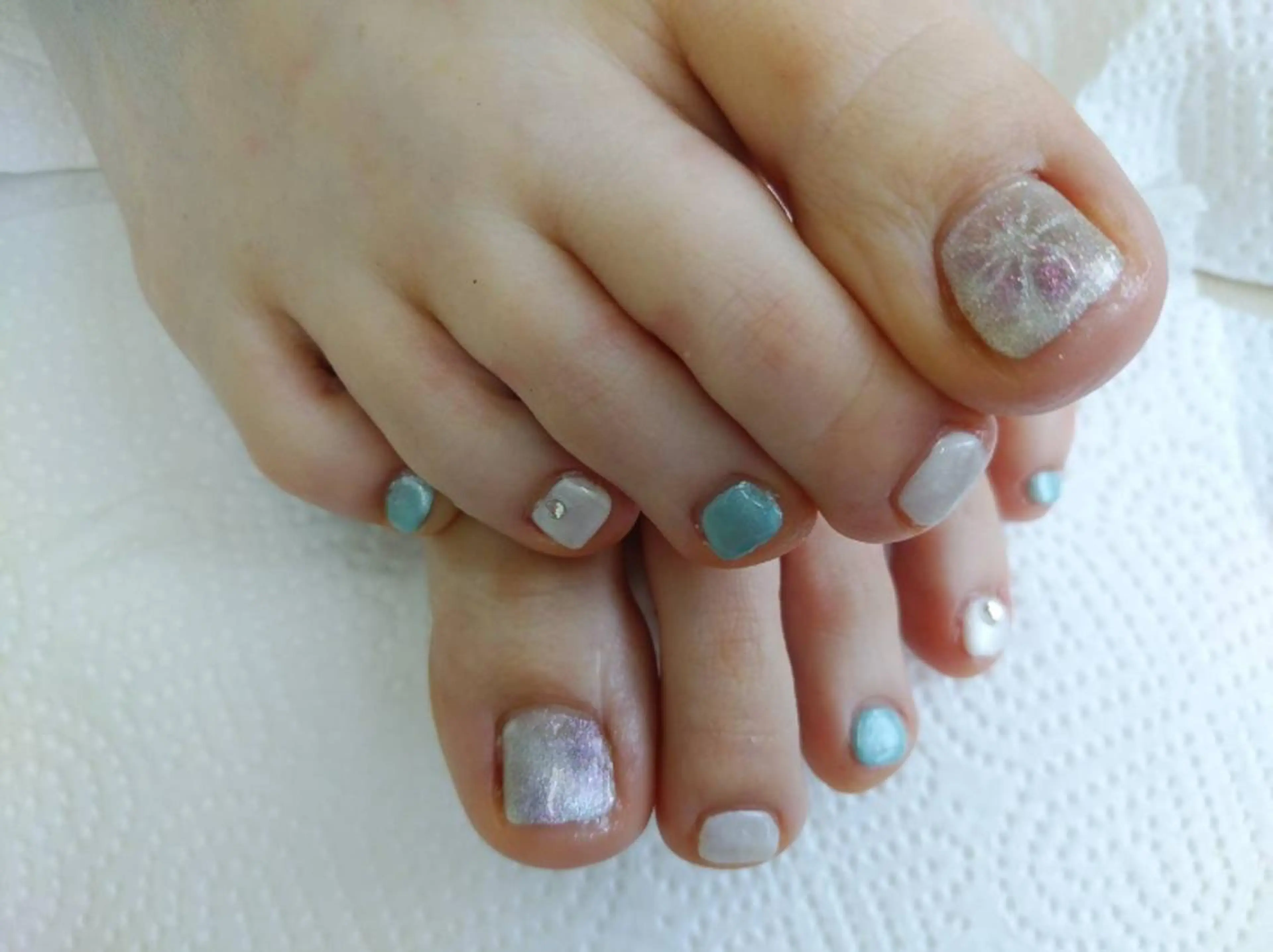 ネイル フットネイル マグネットネイル ホワイト プライベートサロン RosyLily所属・プライベートサロン Rosy Lilyのネイルデザイン