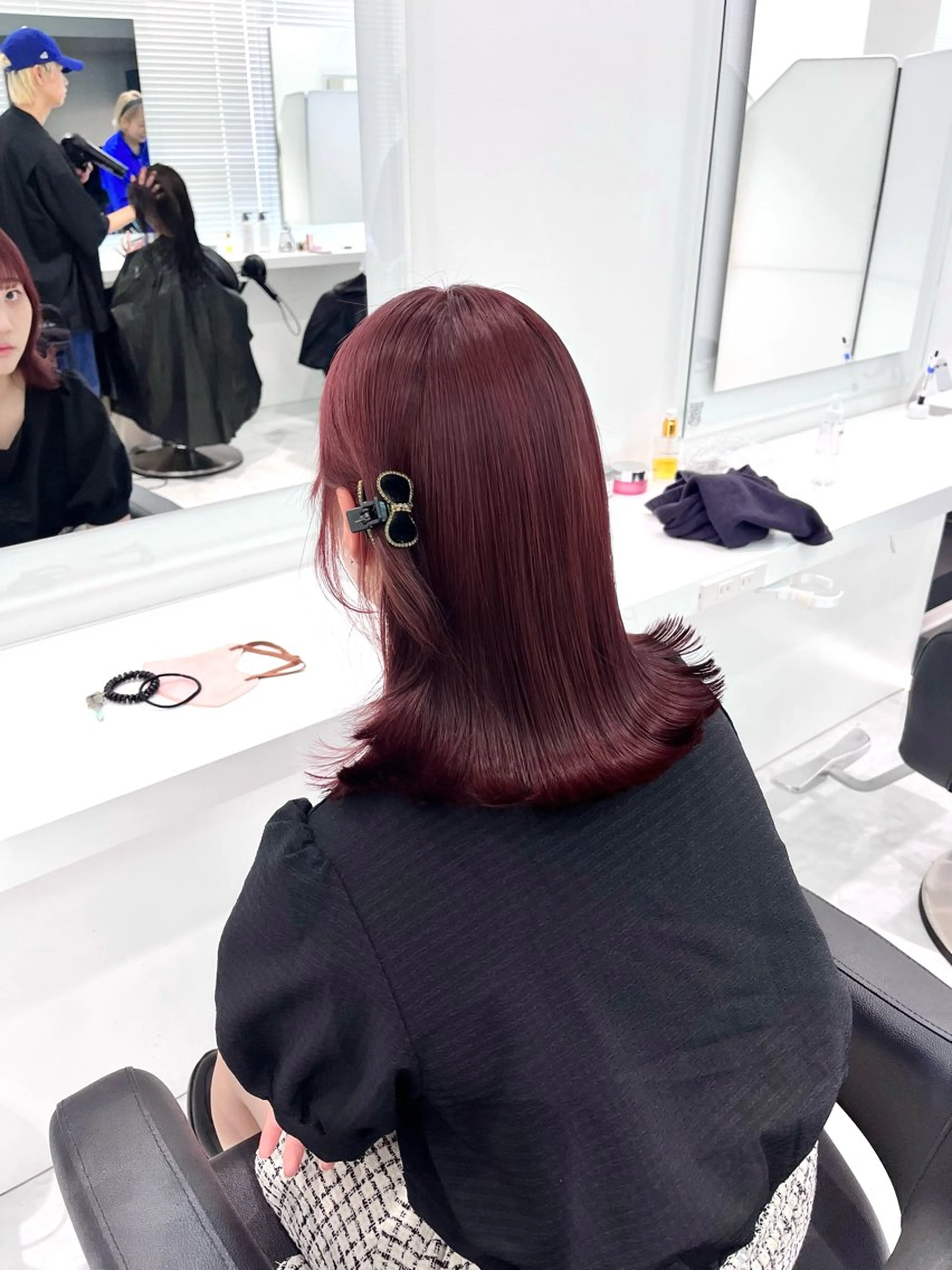 ミディアム カット ヘアカラー トリートメント 艶カラー美髪縮毛矯正 /髪質改善✨️ユウキのヘアスタイル