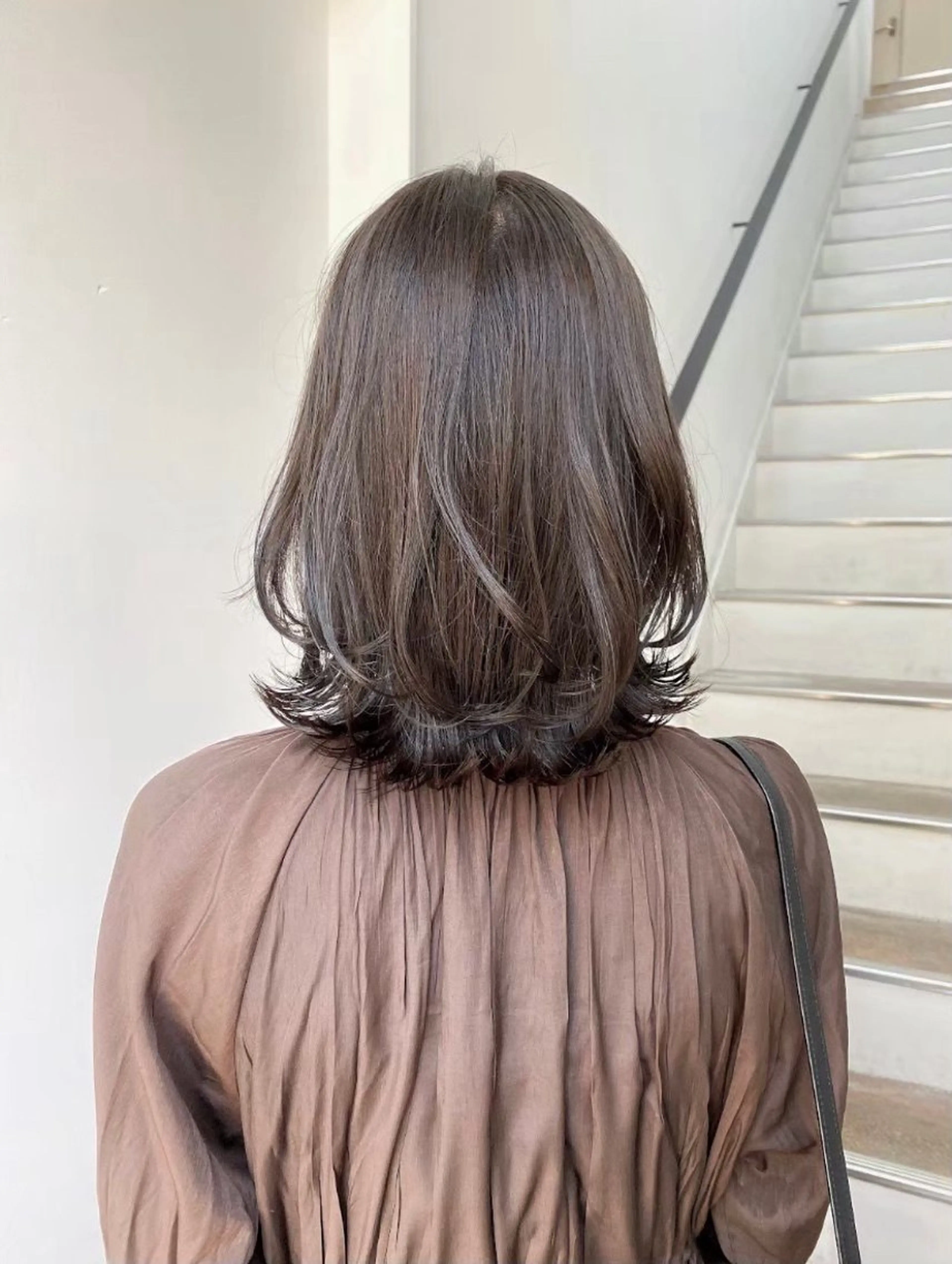 セミロング 須藤 優真 切りっぱなしボブのヘアスタイル