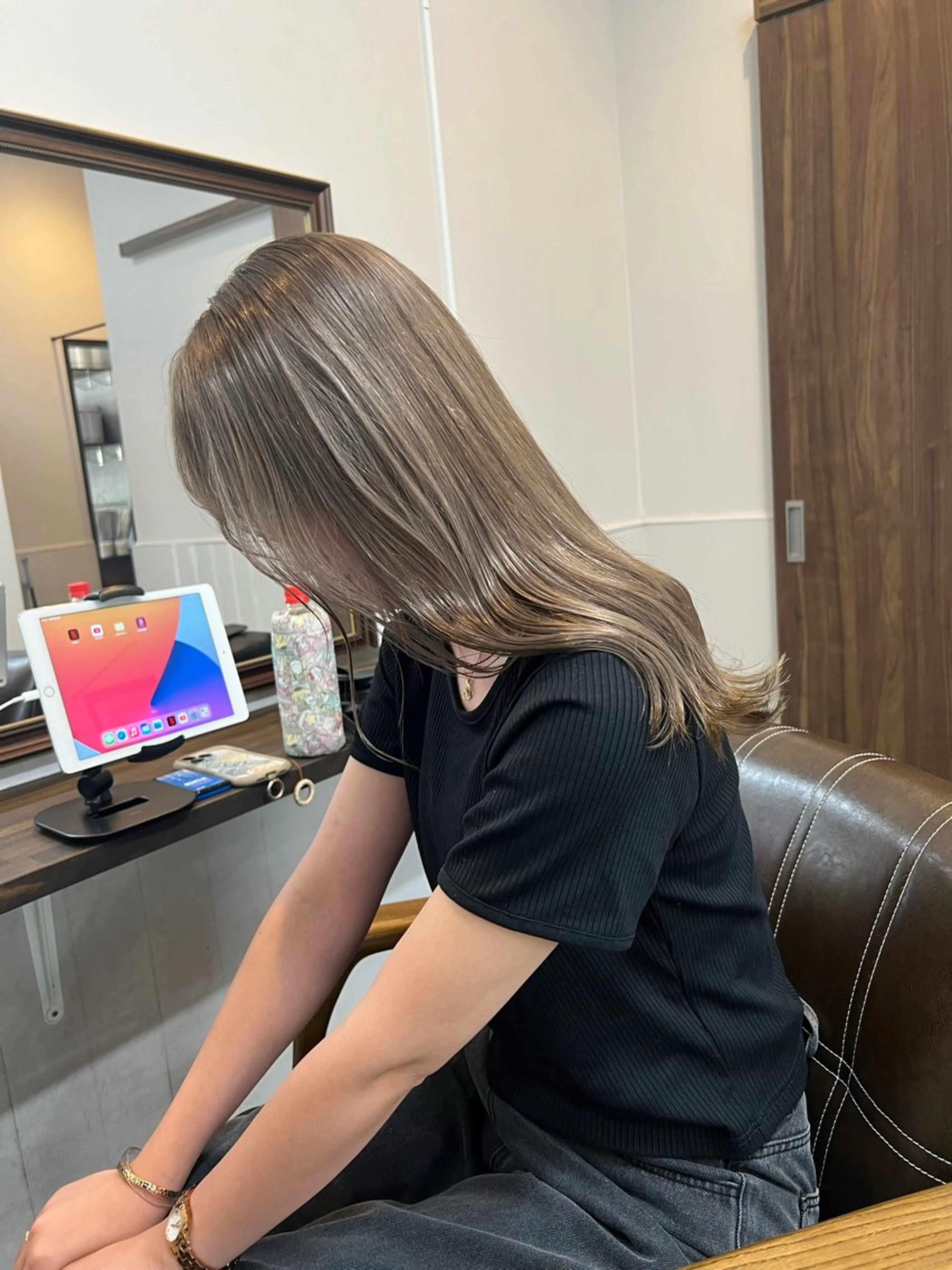 ロング カラー ブリーチ グレージュ ミルクティーグレージュ ursus by HEADLIGHT 水戸城南2丁目店所属・LE Nのヘアスタイル