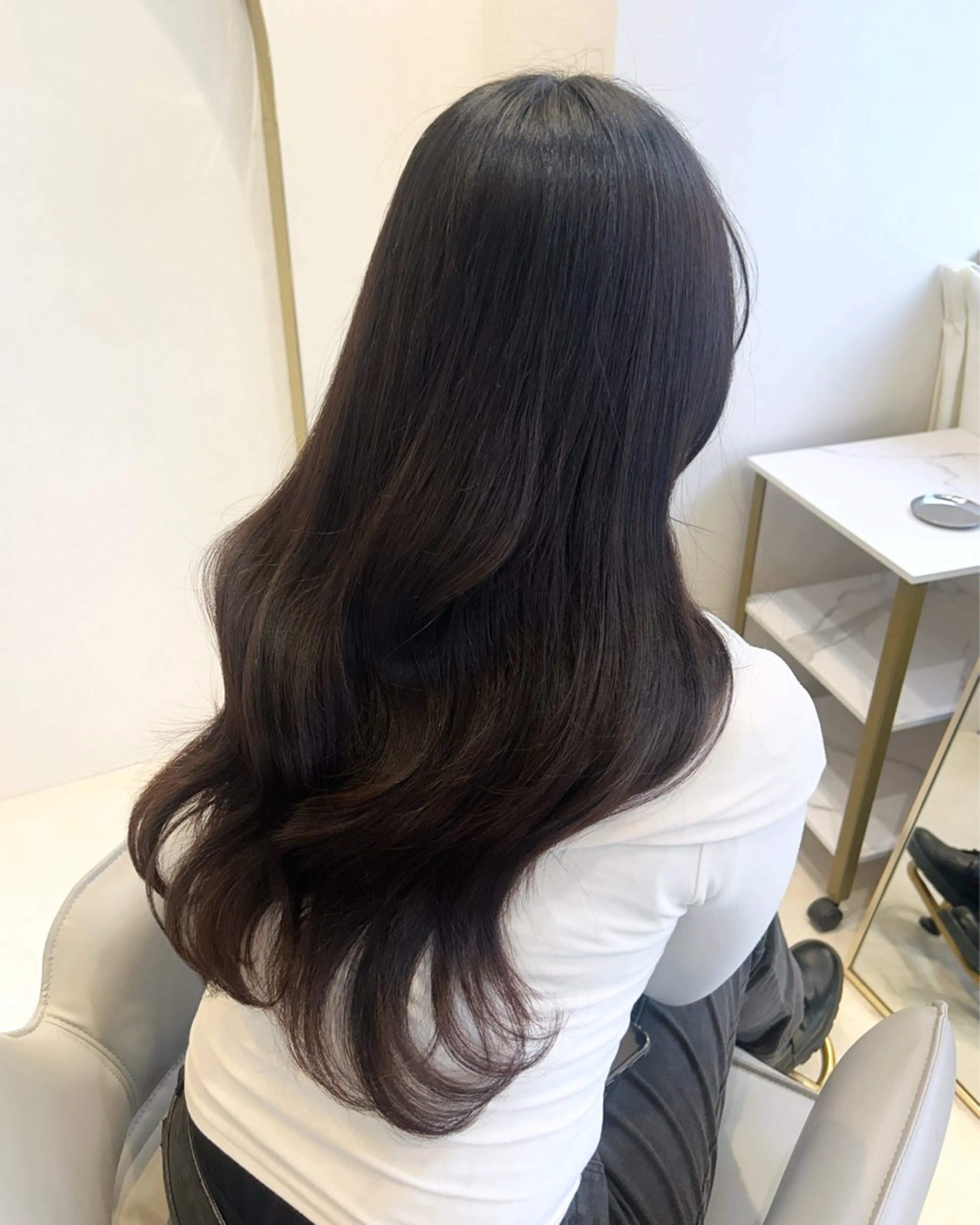 ロング ﾐﾚｲ/ﾐﾙｸﾃｨｰ ｶﾗｰ/梅田美容室のヘアスタイル