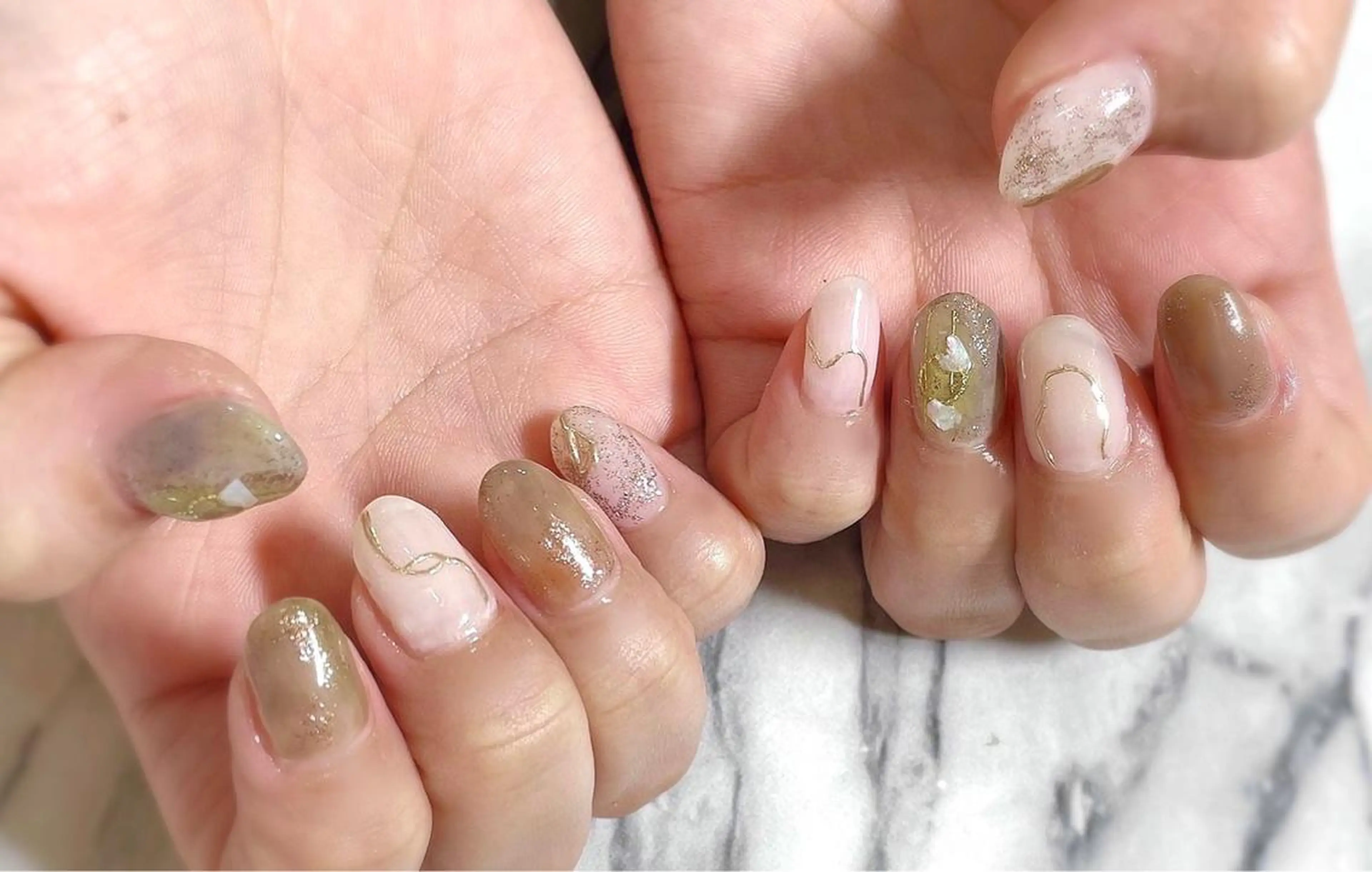 ミディアム BURGUNDY 🌹eriのネイルデザイン