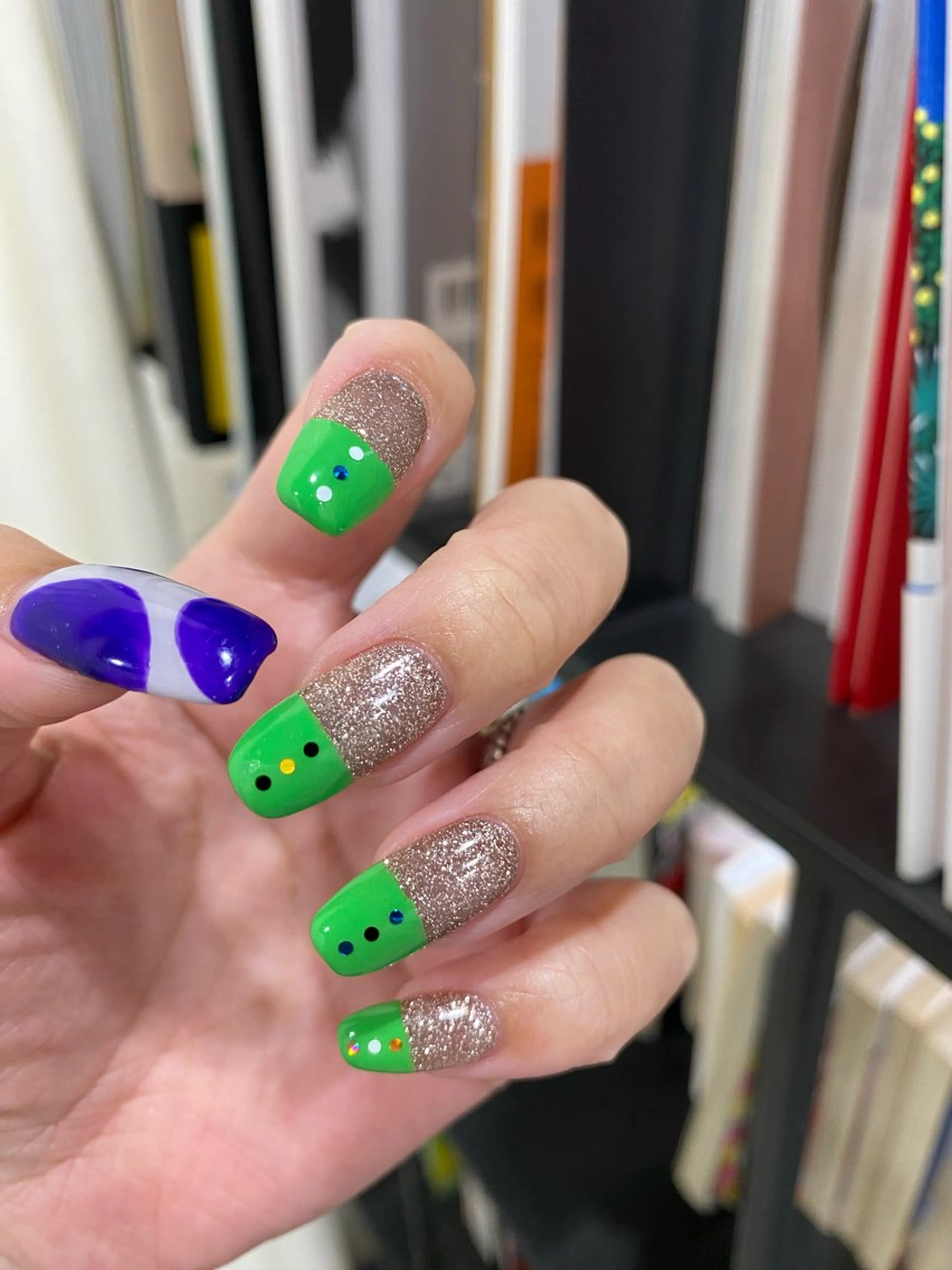 ネイル ハンドネイル whitepaper 🔷IZUMIのネイルデザイン