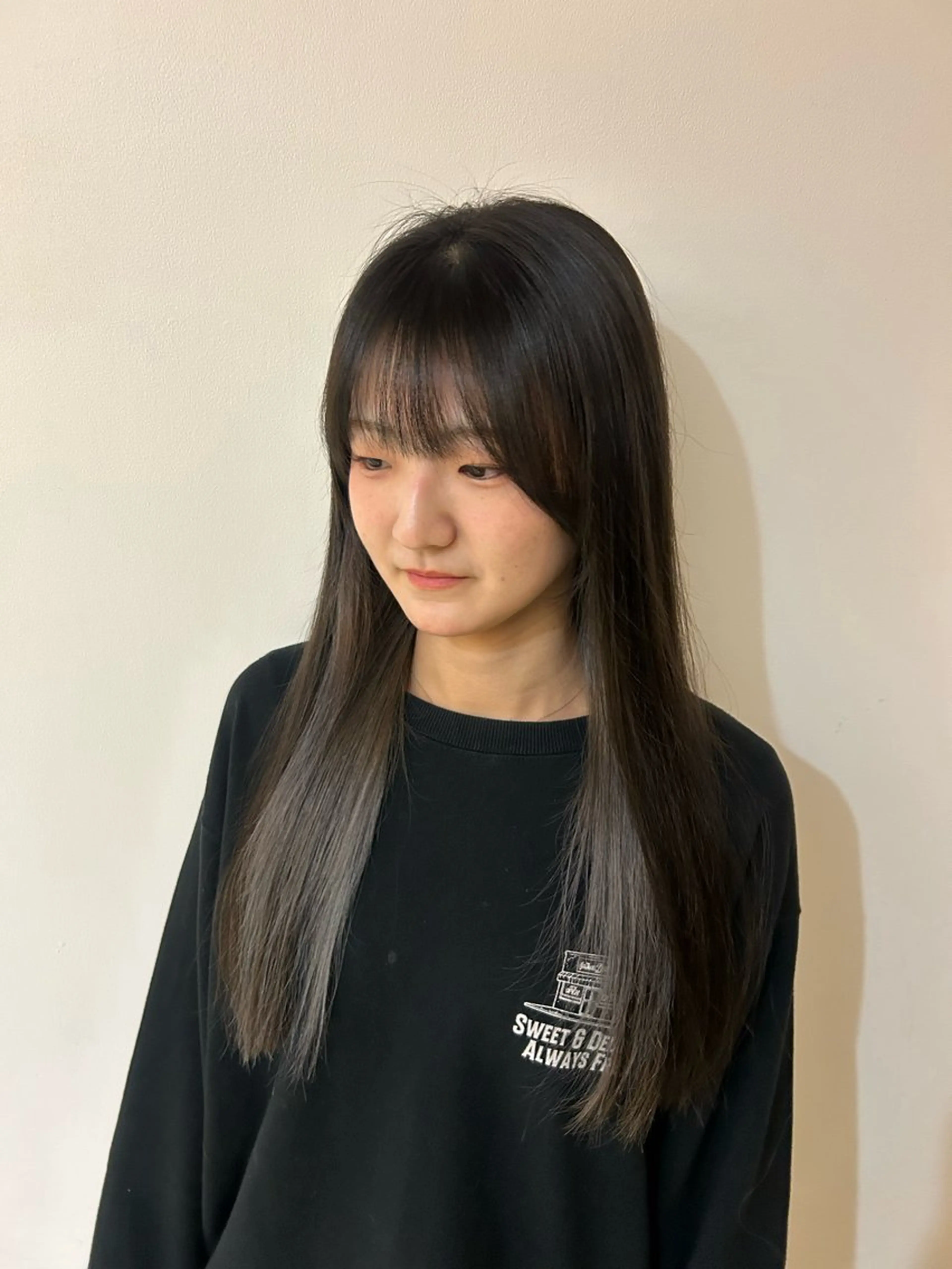 ロング 鈴木 美紅のヘアスタイル