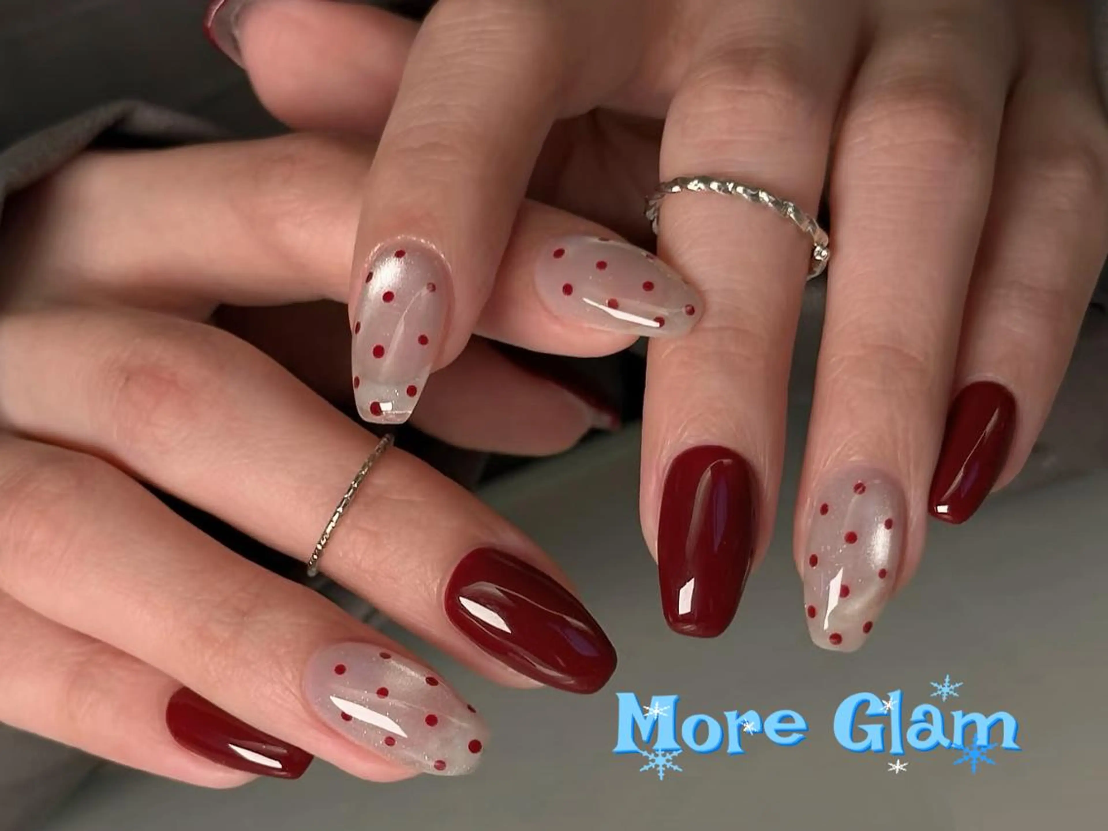 ネイル 長さ出し フットネイル フレンチネイル ジェルネイル ガラスフレンチ MoreGlam ネイルのネイルデザイン