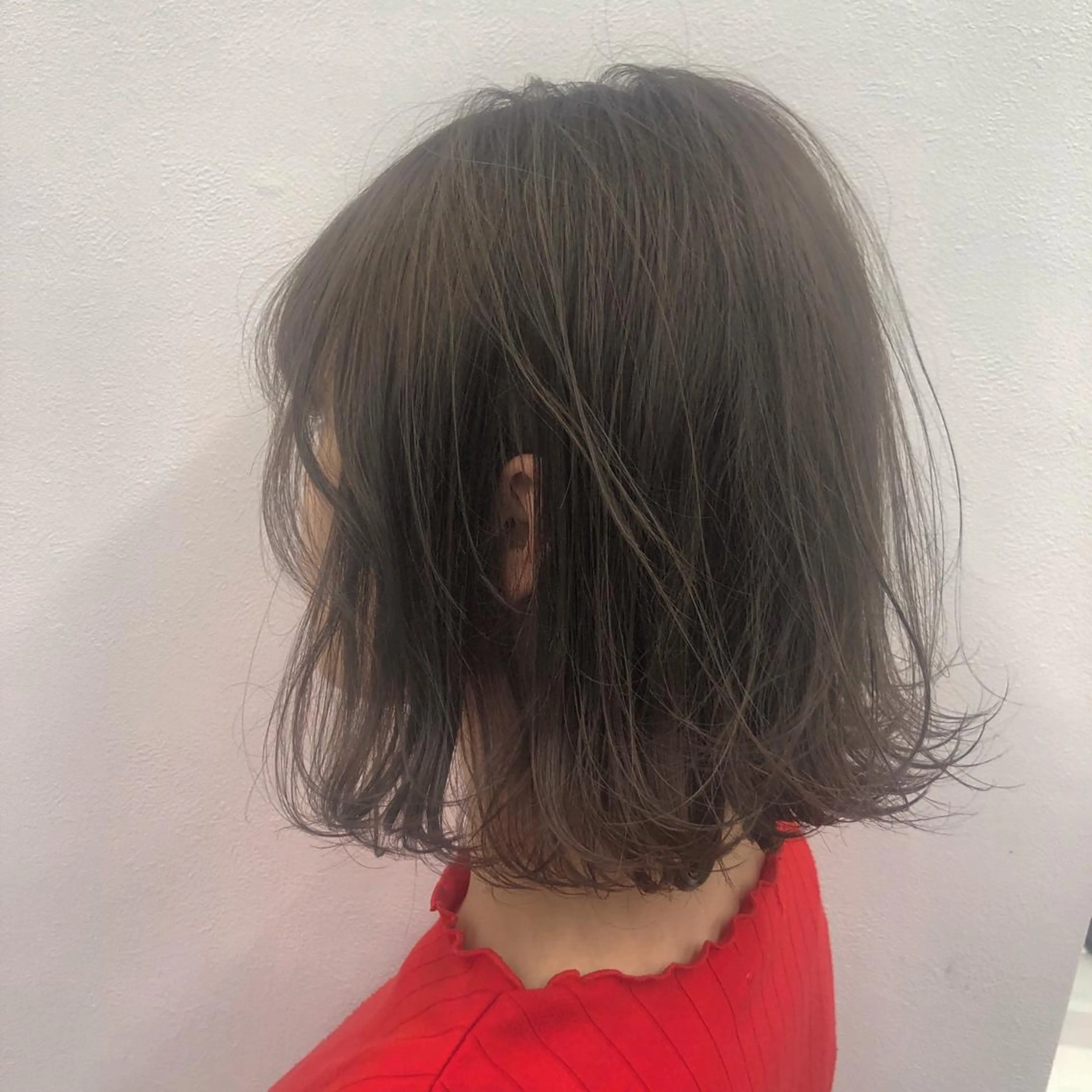ショート カラー ヘアアレンジ 切りっぱなしボブ グレージュ カーキグレージュ ボブ 美髪矯正/透明感カラ ー🫧YUUKI🫧のヘアスタイル