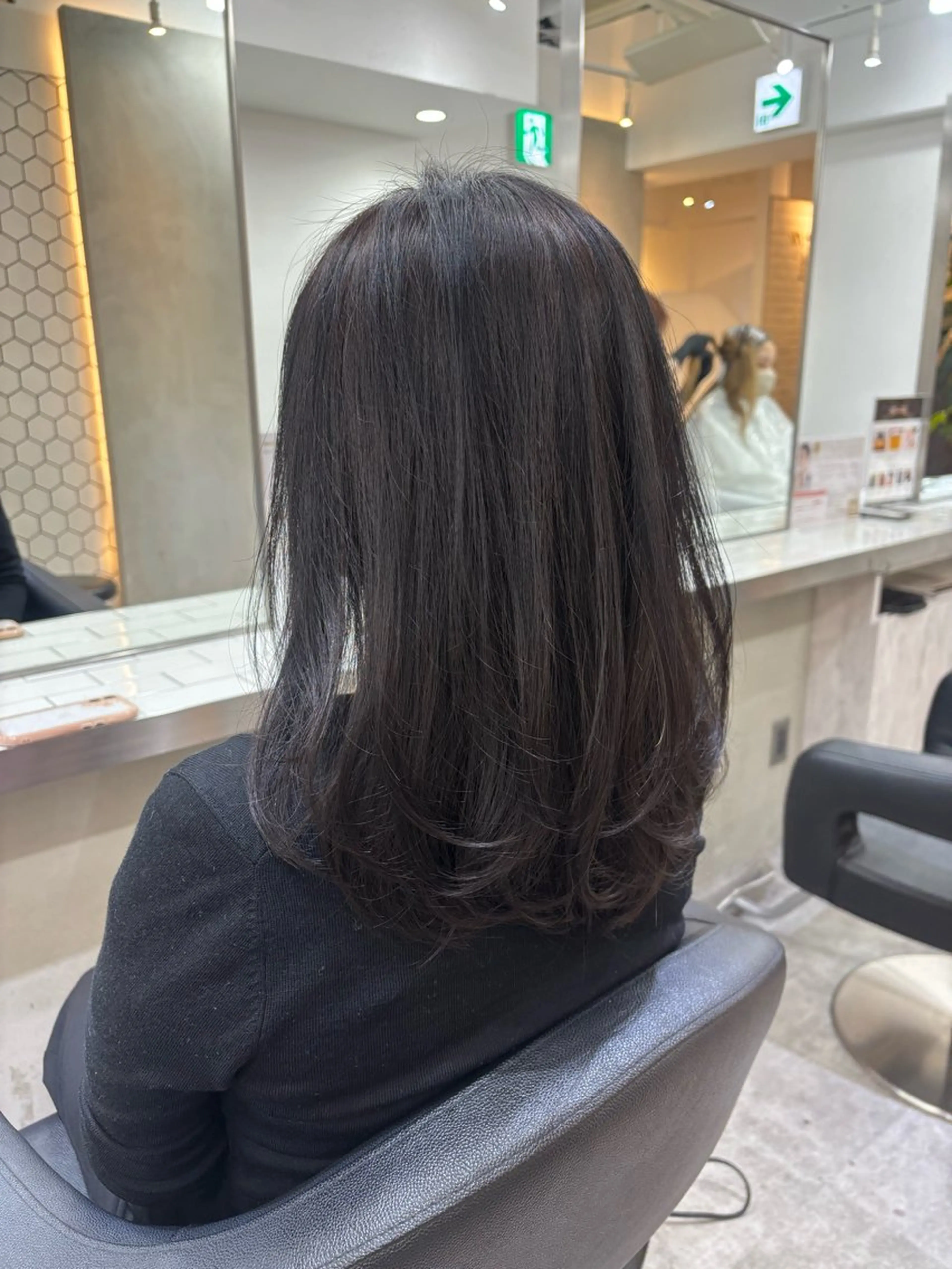 ミディアム カット トリートメント ヘッドスパ Ｖｉｏｔ  銀座 樋口 桃佳のヘアスタイル