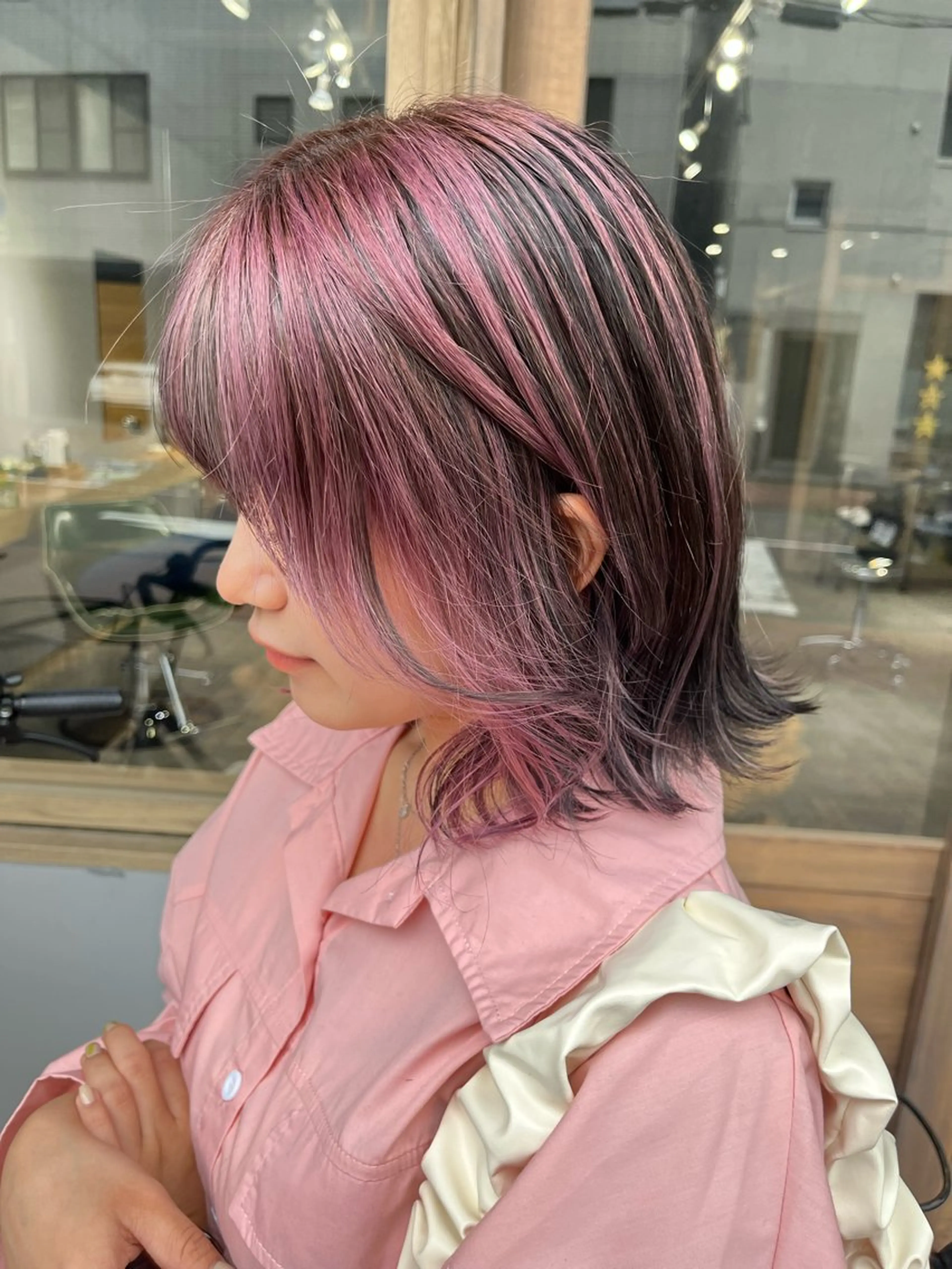 ミディアム カラー ヘアカラー 透明感ハイトーン🦄 キラ🌈のヘアスタイル