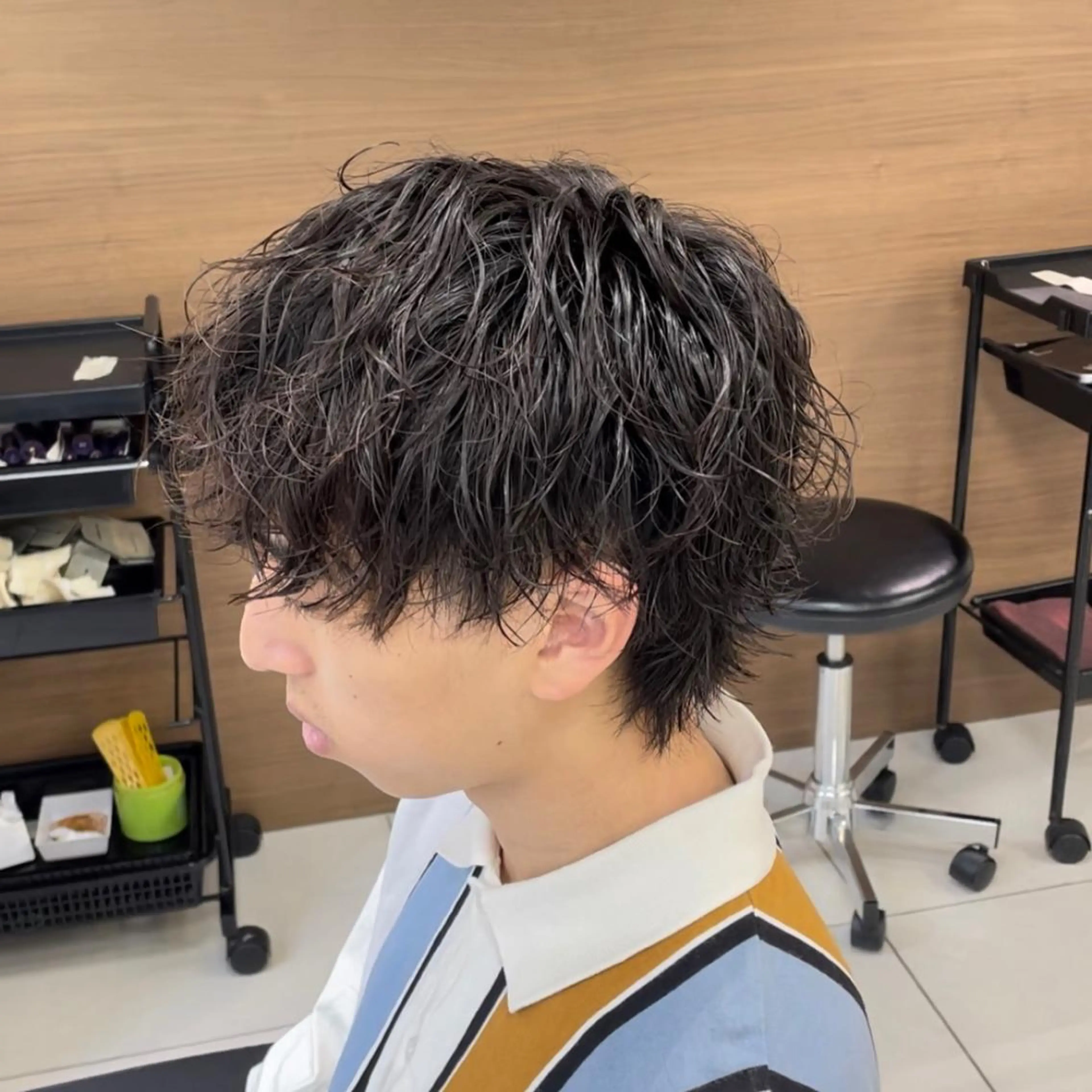 ショート パーマ メンズ メンズパーマ 波巻きパーマ メンズウルフカット ウルフカット フェザーパーマ職人 🪶ryosukeのヘアスタイル