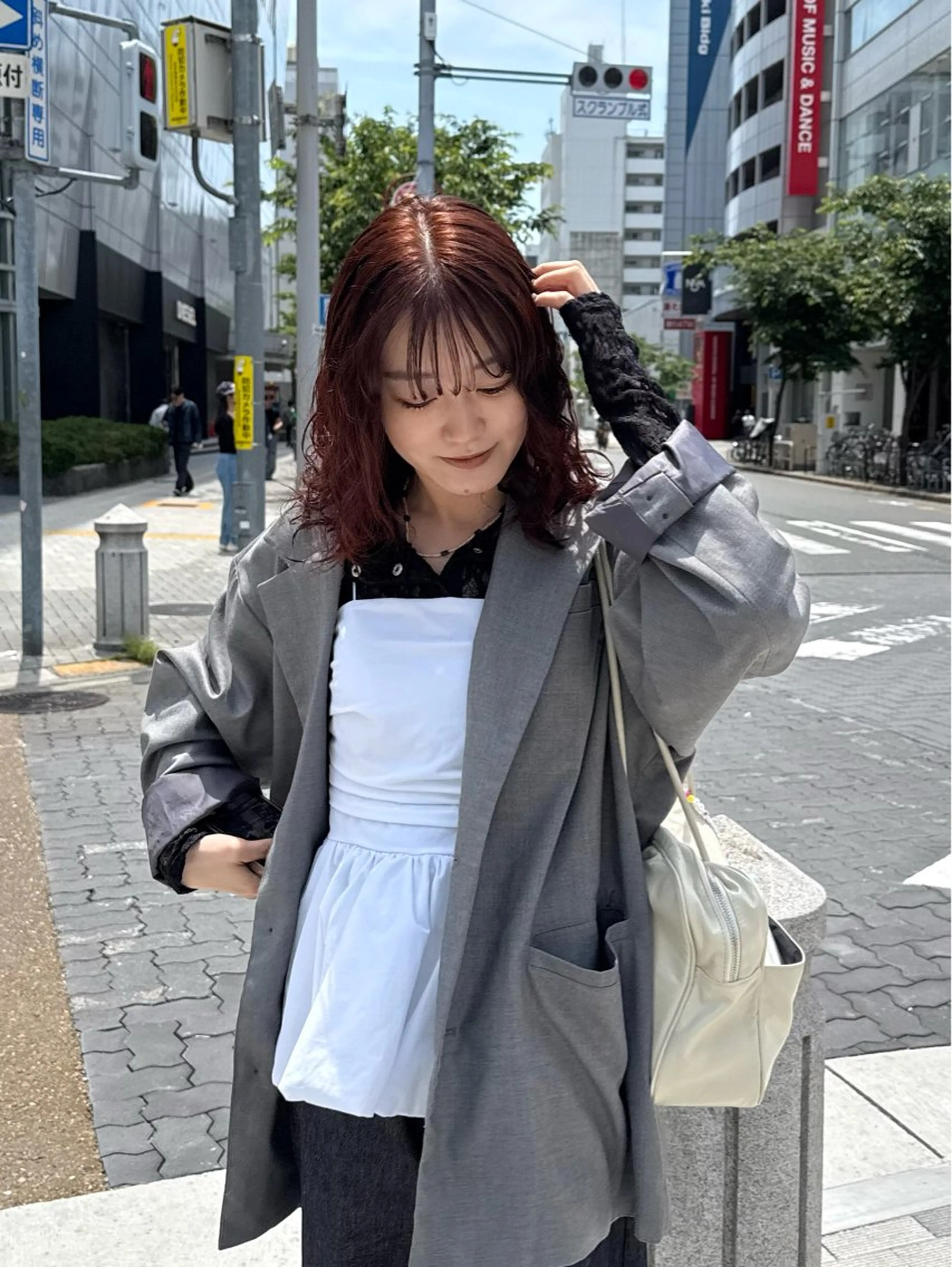 ミディアム カラー パーマ ミディアムパーマ ブラウンカラー オレンジ オレンジブラウン レイヤーカット カット ヘアカラー パーマ トリートメント azumi/ボブ/暖 色/オリーブ/縮毛のヘアスタイル