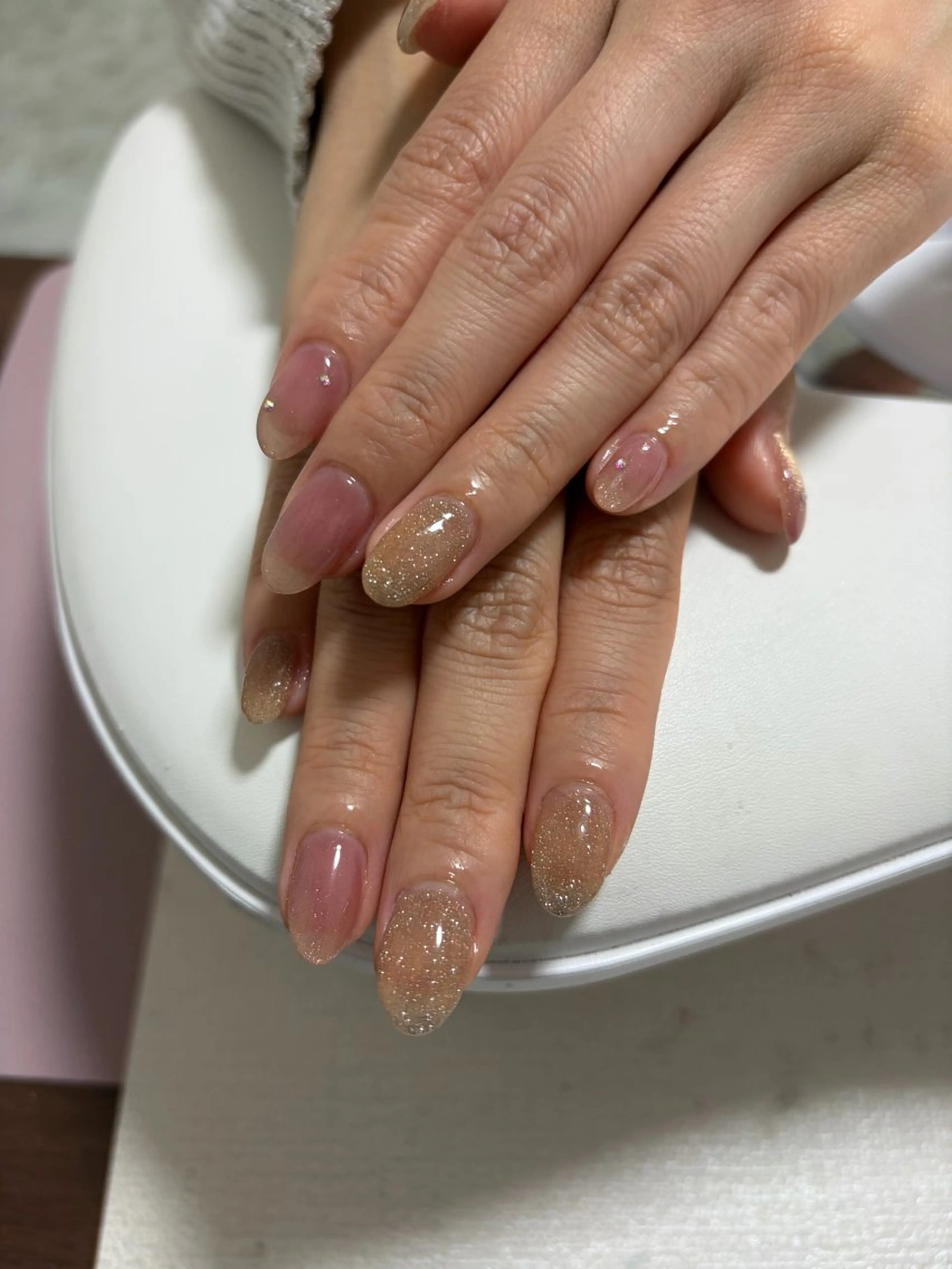 ネイル ゴールド ピンク ストーンネイル Tane💅 Eriのネイルデザイン
