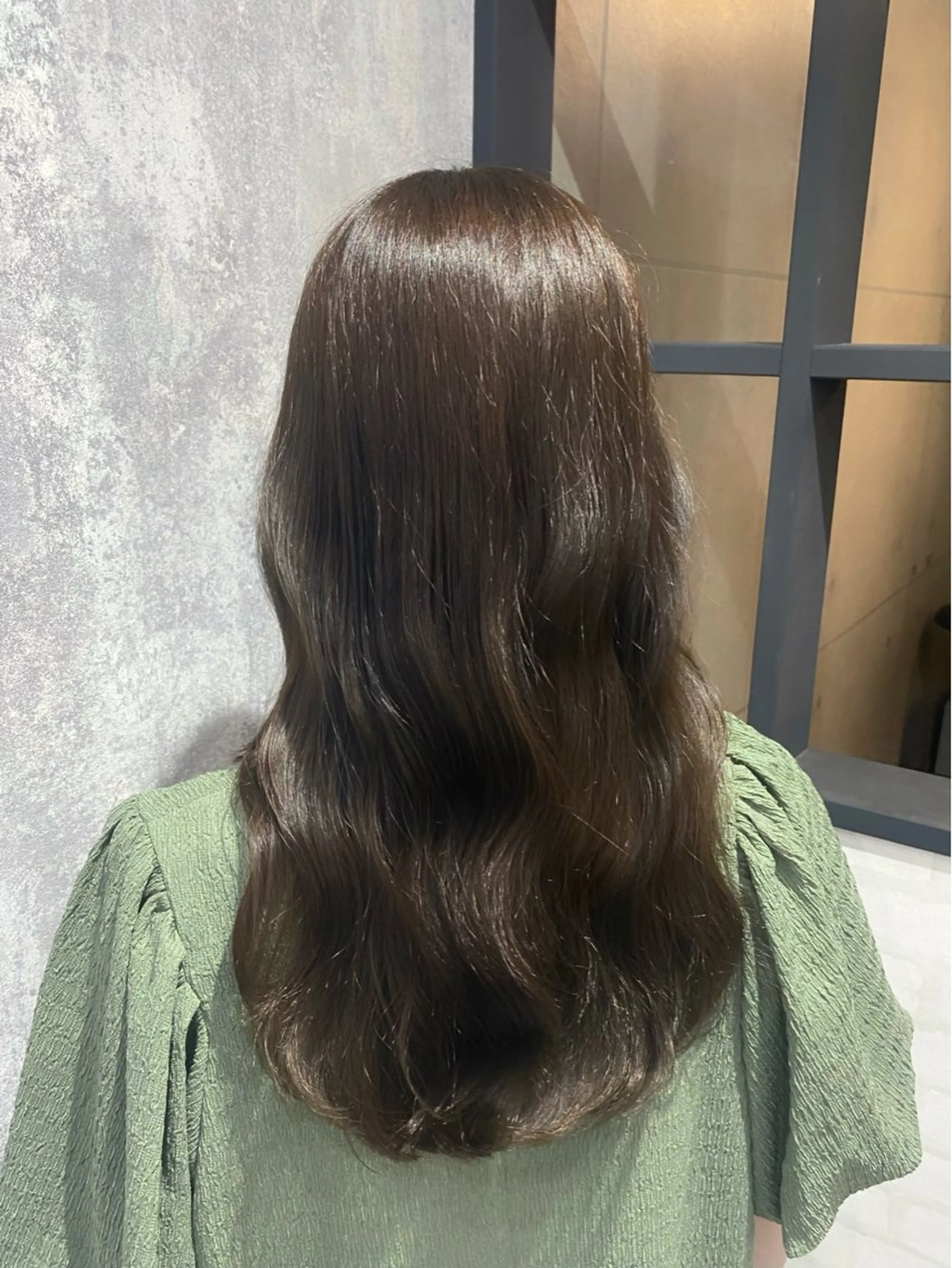 ロング カラー shiori/透明感 /顔周り/髪質改善のヘアスタイル