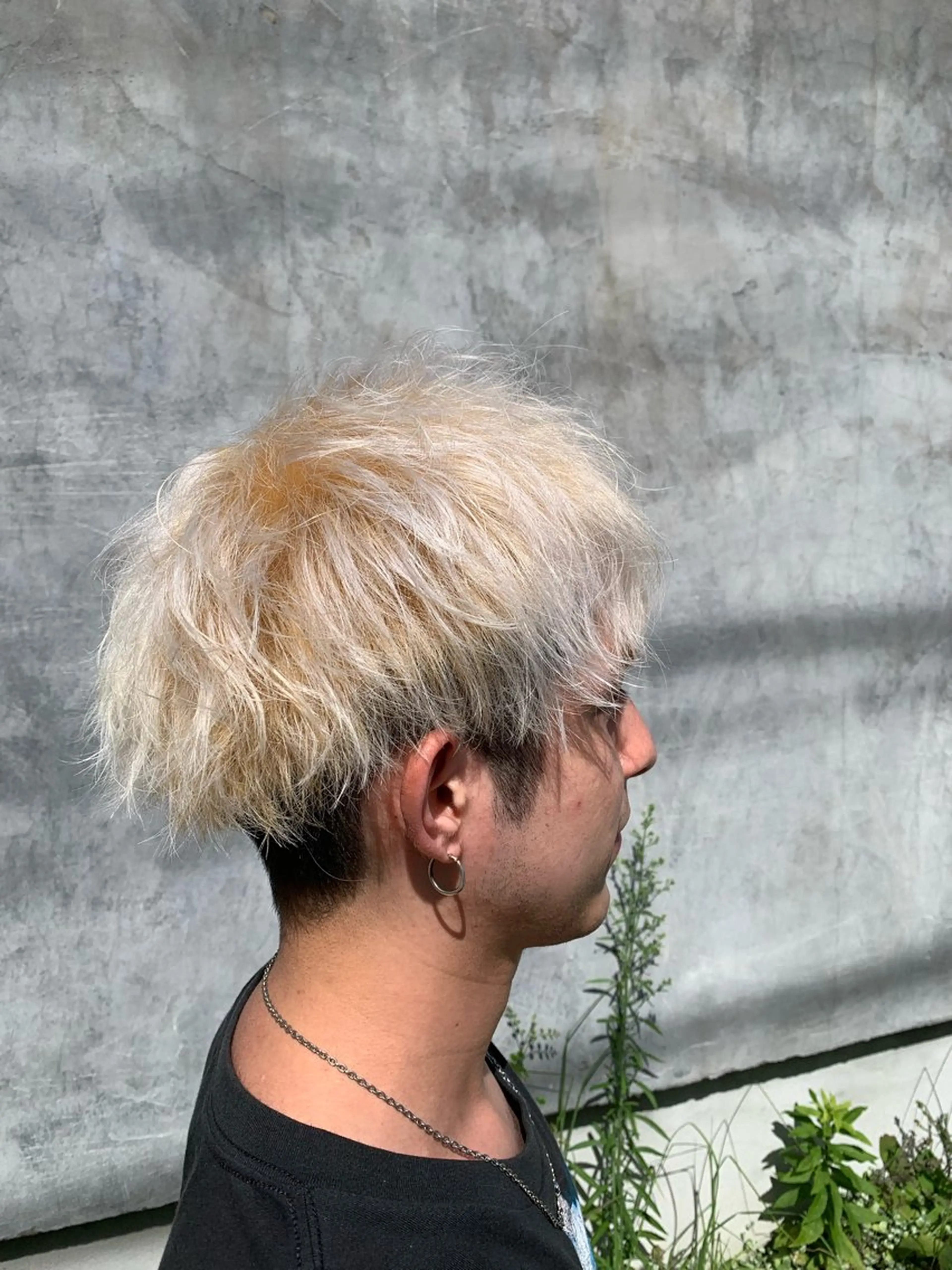 ショート カラー メンズ メンズブリーチ ブリーチ 抜きっぱなしブロンド ユージ カラーモデル募集のヘアスタイル