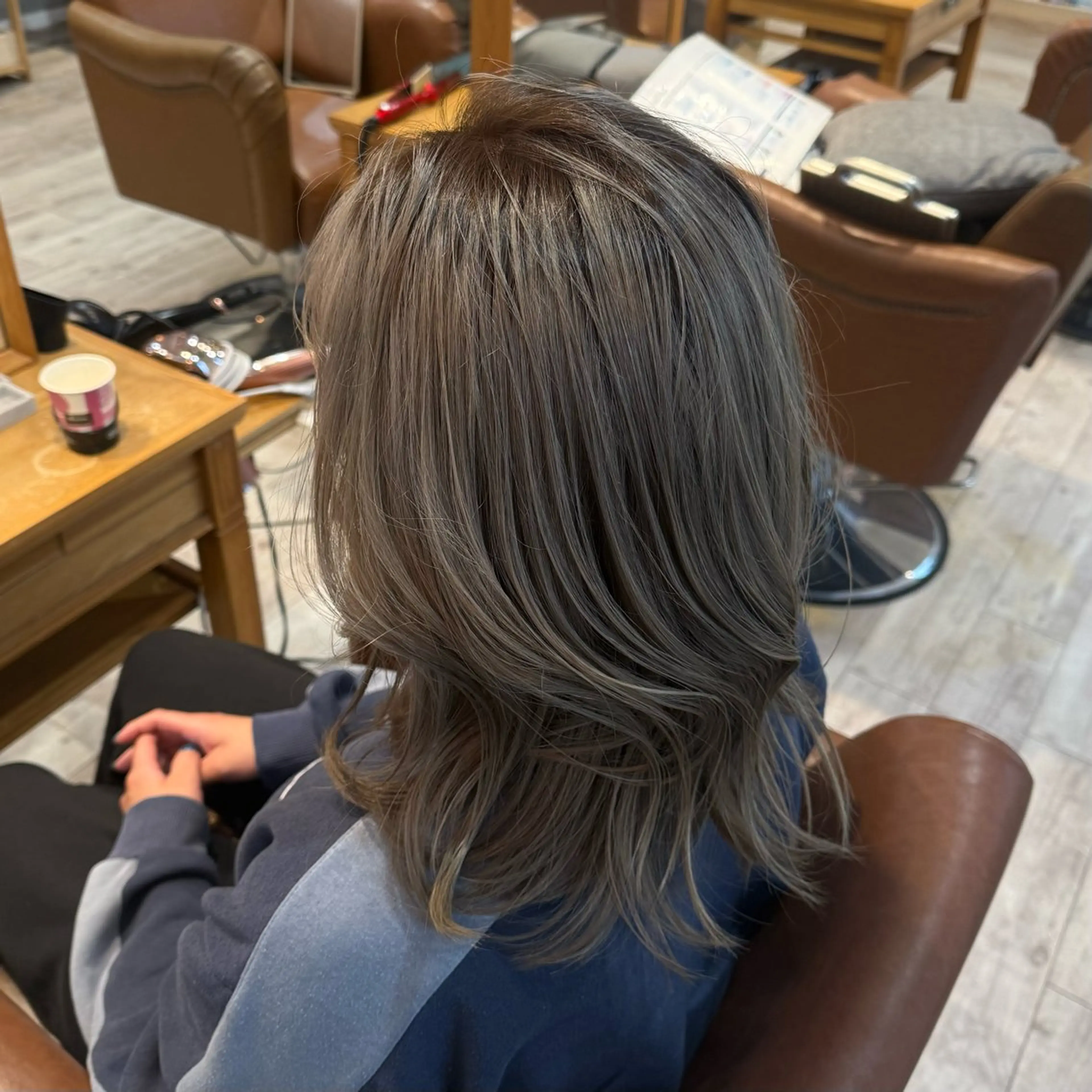 ミディアム 加藤 美佳のヘアスタイル