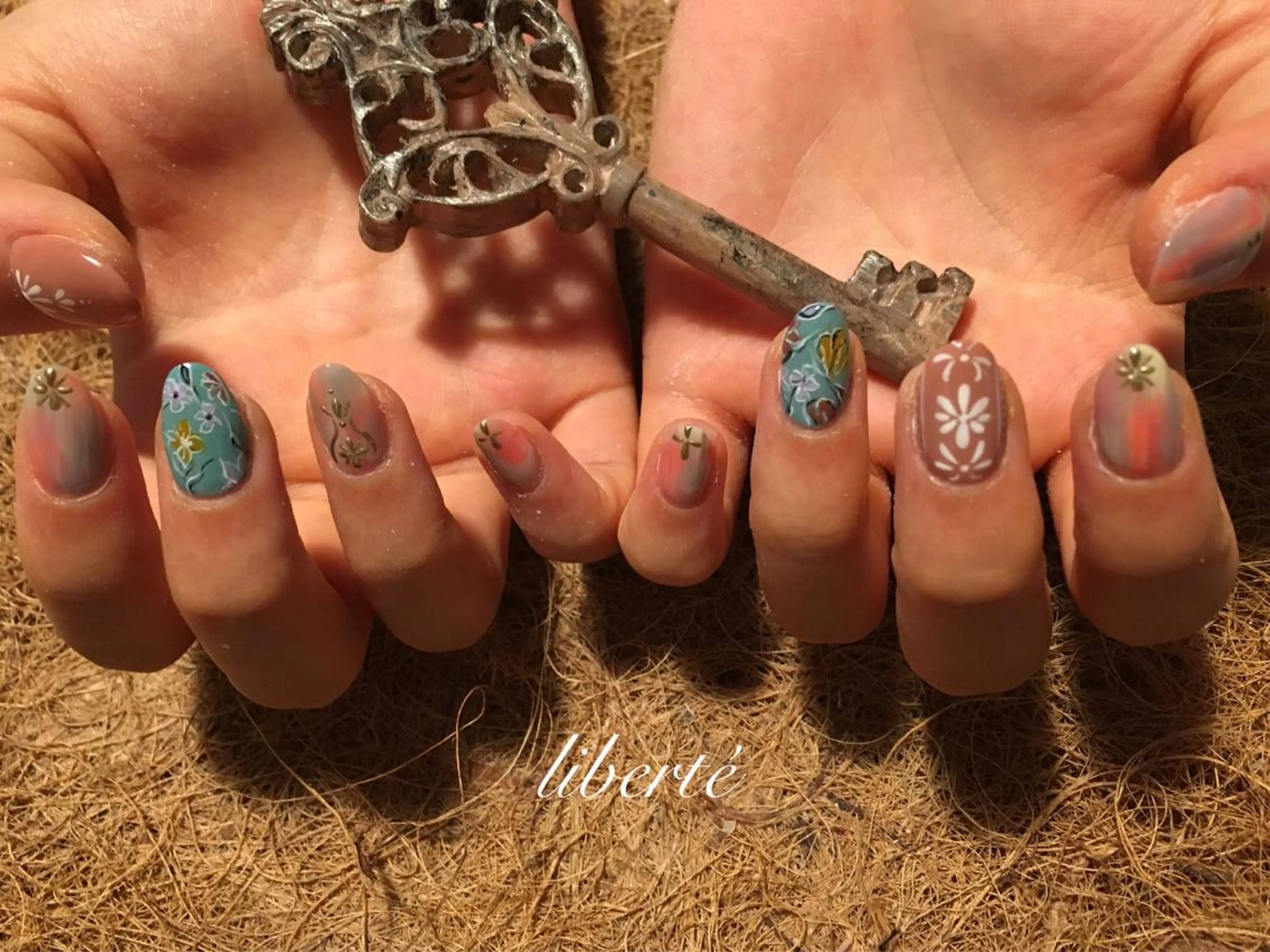 ネイル liberté (リベルテ)のネイルデザイン