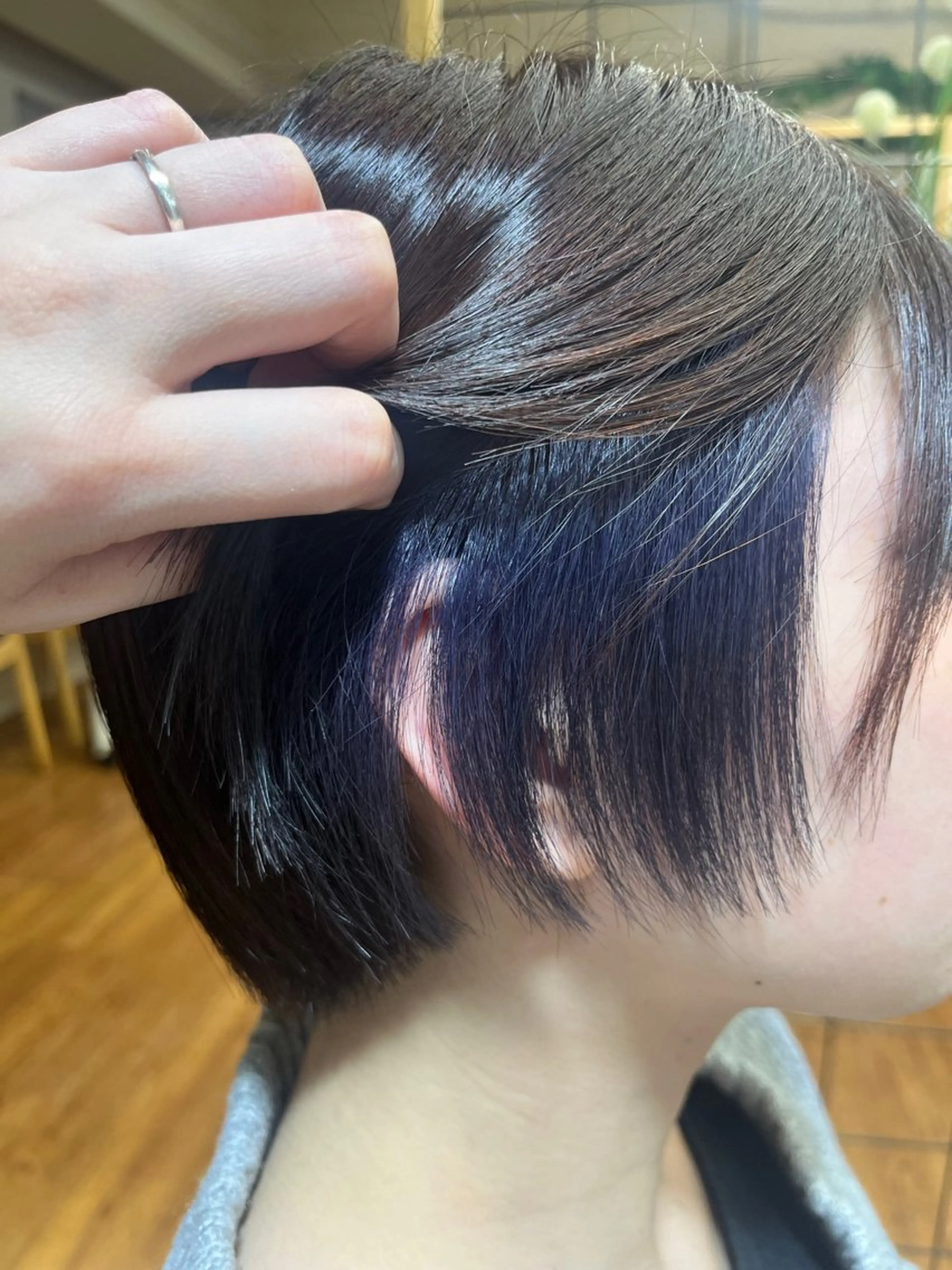 ショート 腰越 麻奈のヘアスタイル