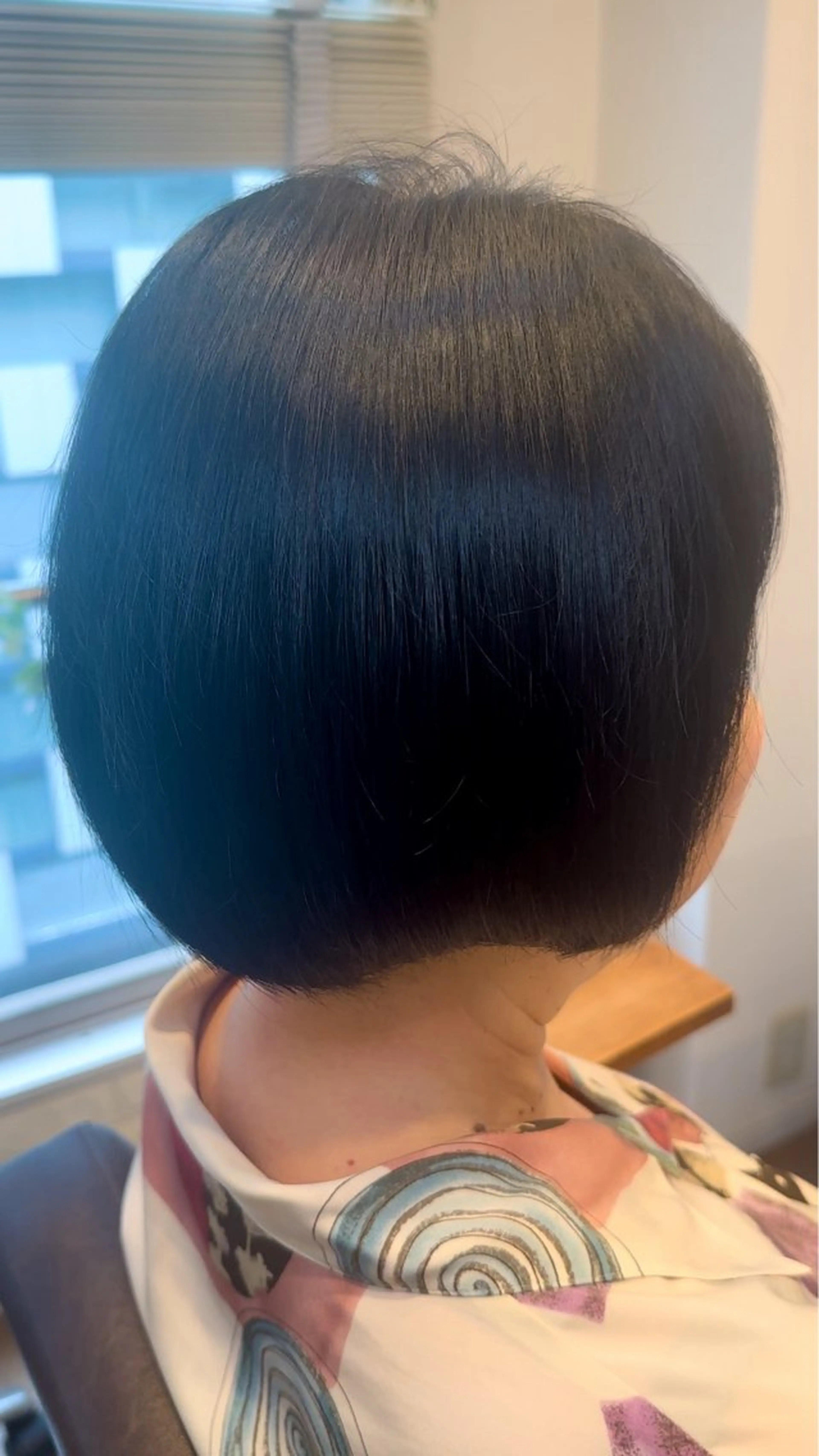 ショート カラー ブラウンカラー ダークブラウン BANDE 水崎 悟のヘアスタイル