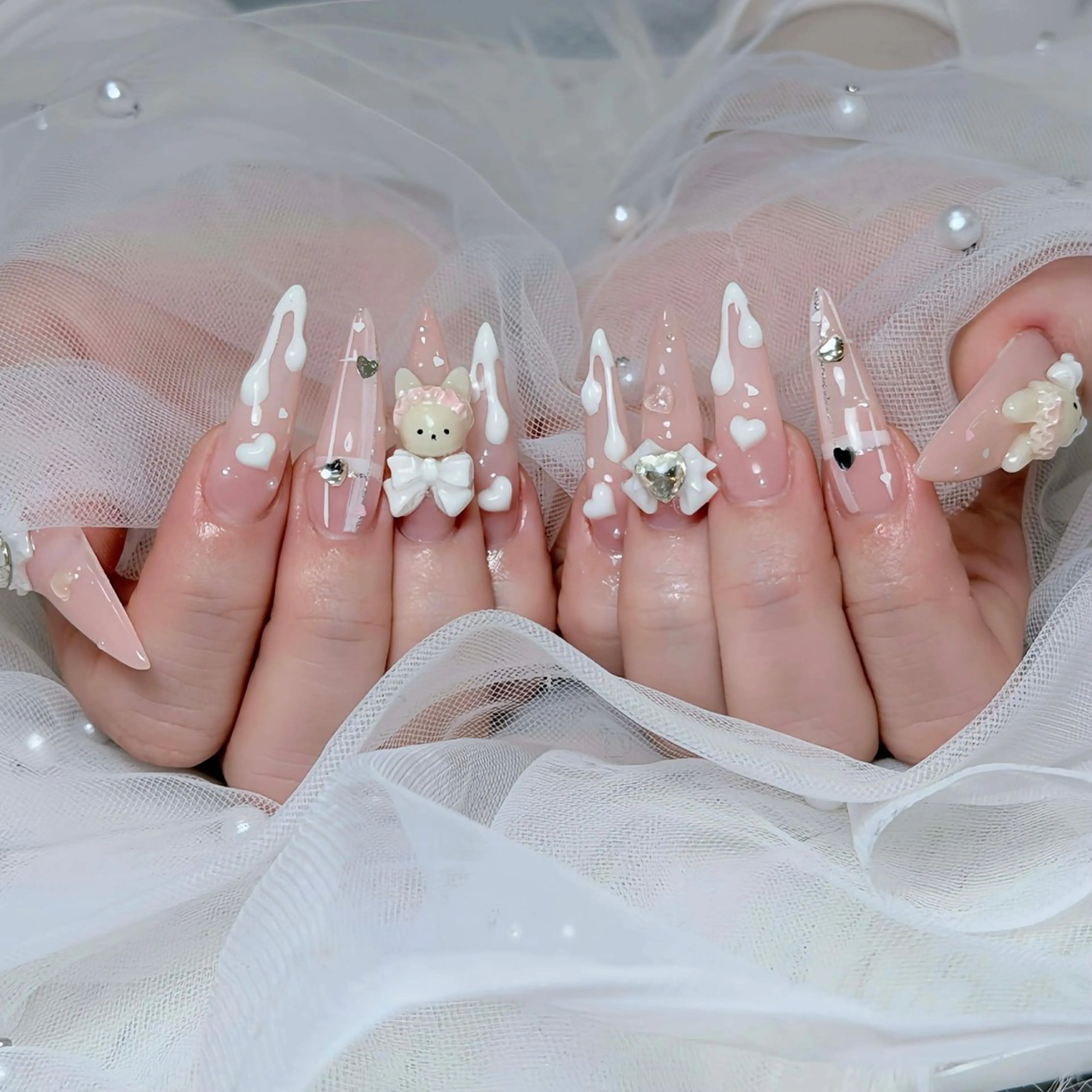 ネイル オーロラネイル ボルドー ブラウン 氷ネイル・うるうるネイル キラキラネイル ハンドネイル Julli NailStudioのネイルデザイン