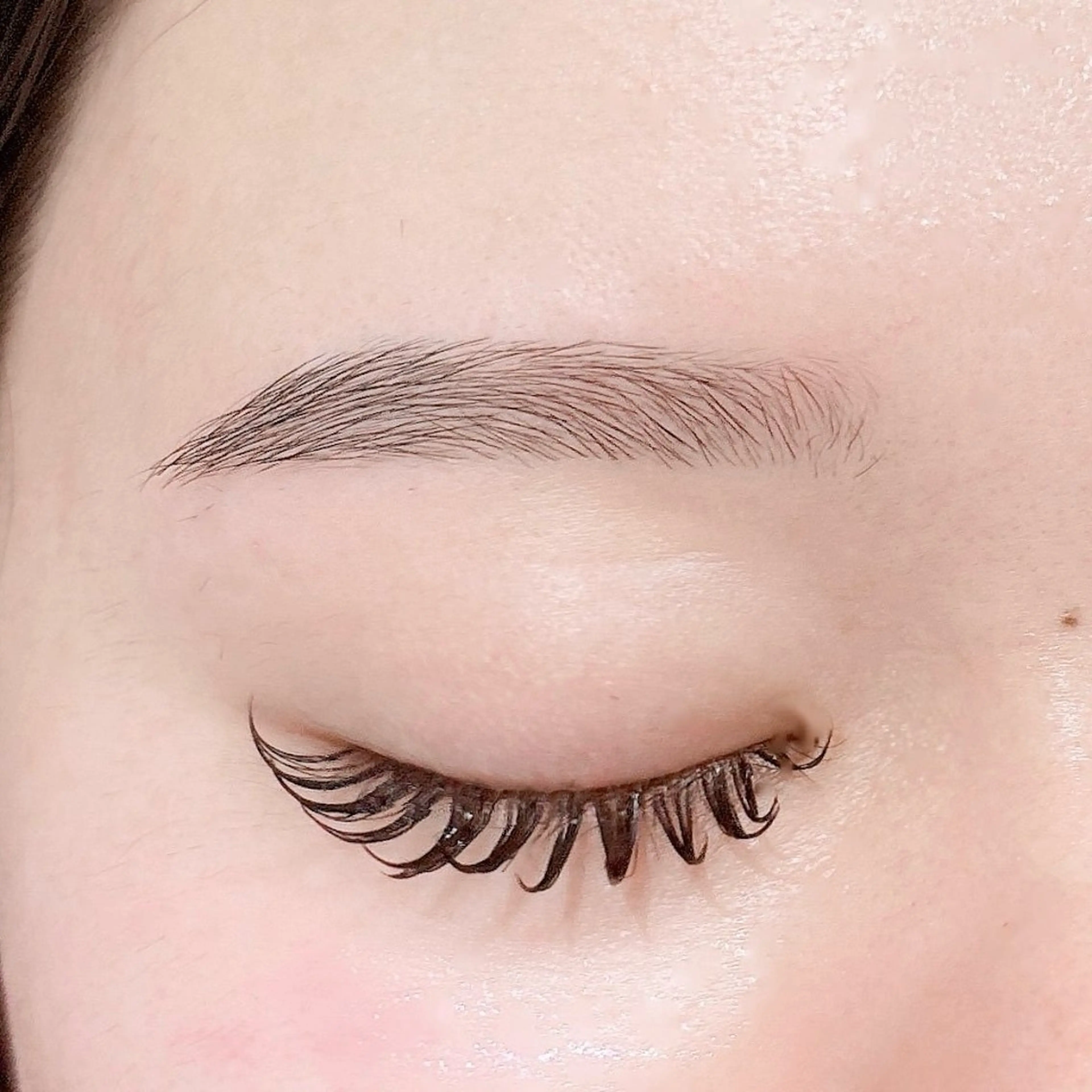 アイブロウ 🫧持ち重視エクステ /あかね/束感🫧のマツエク・マツパデザイン