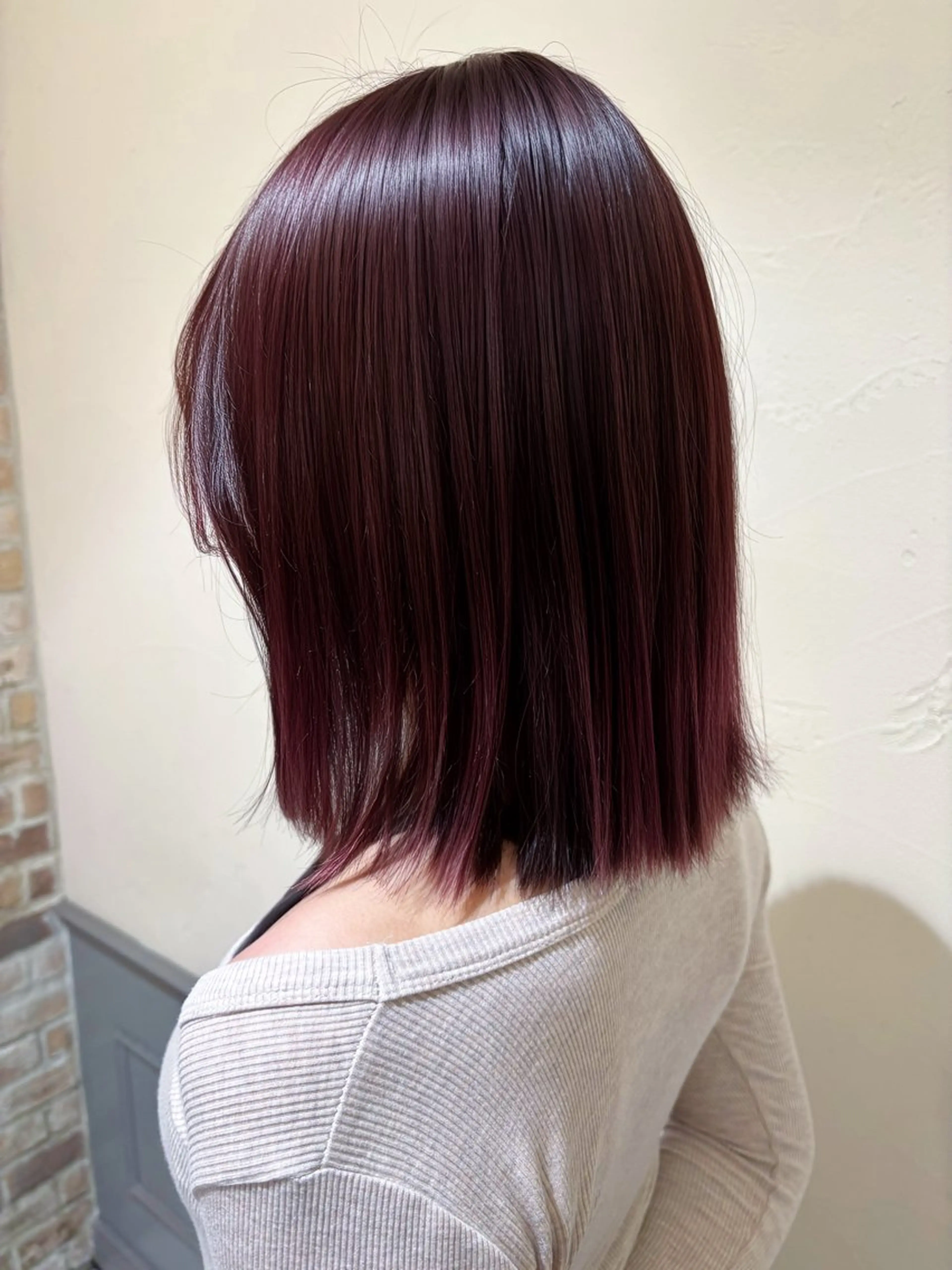 ミディアム カラー ブリーチ ボルドーカラー ヘアカラー トリートメント Noel .⋆𝜗𝜚のヘアスタイル