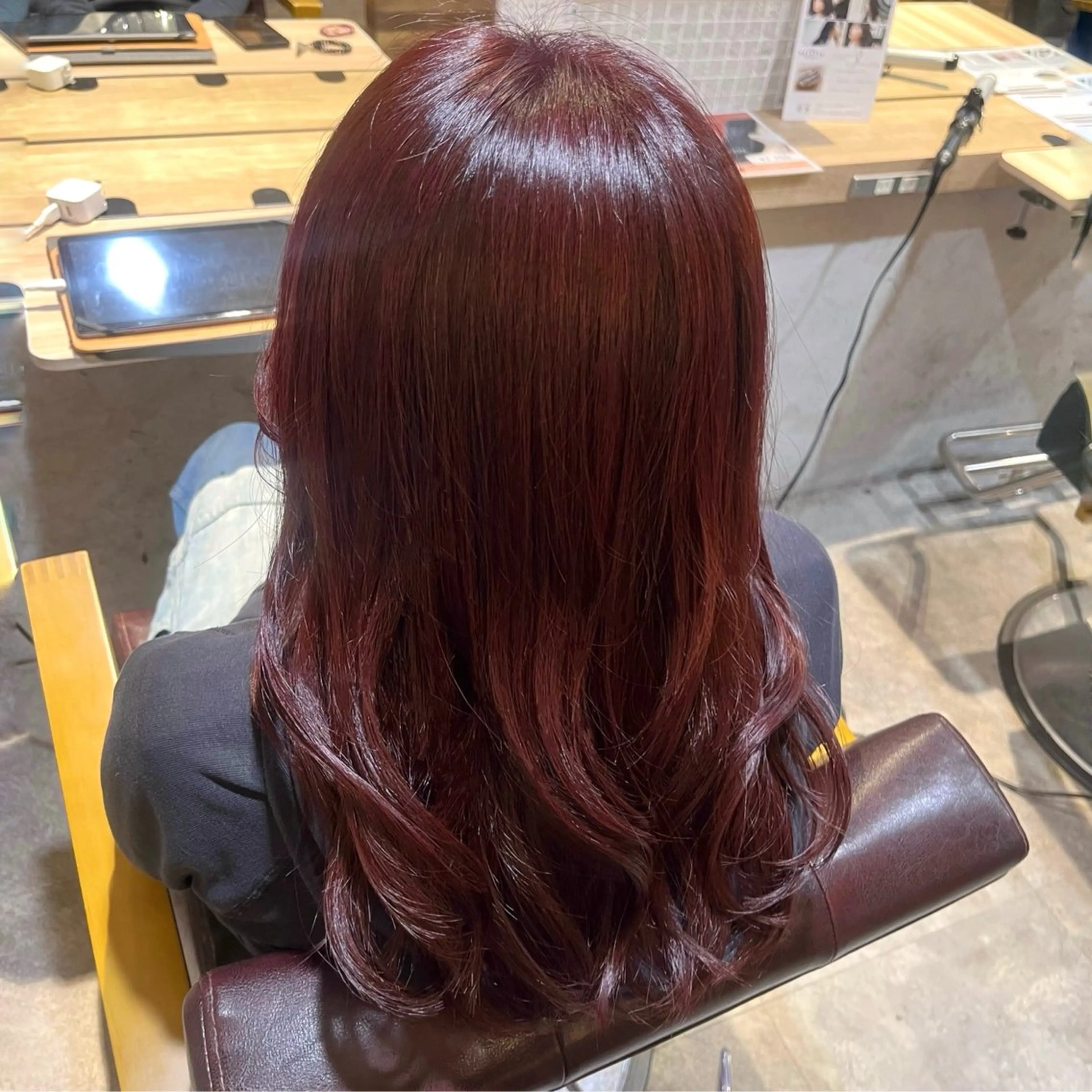 セミロング カラー エドルカラー レッドカラー 阪急伊丹🫧 ahu かなうのヘアスタイル