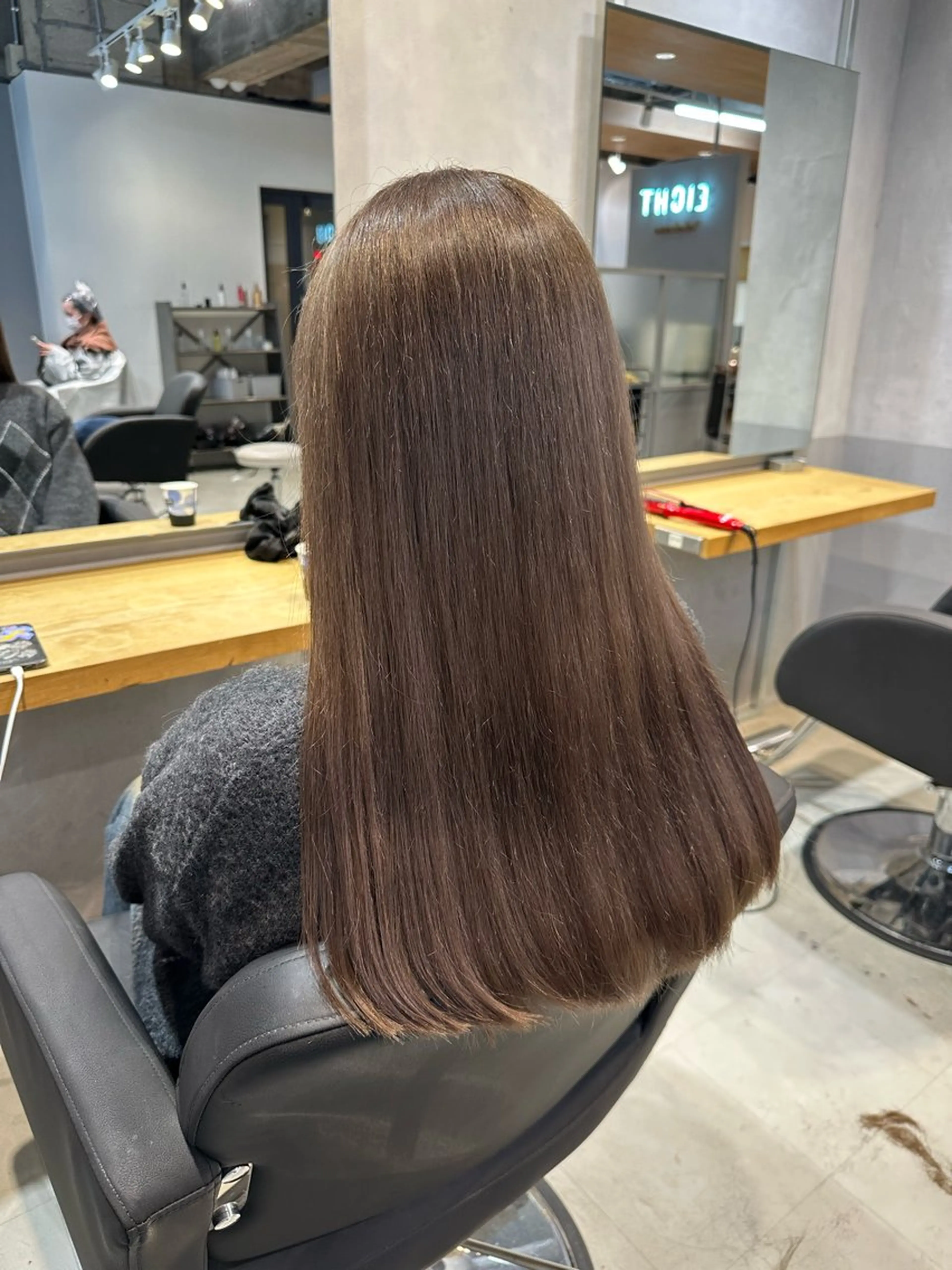 セミロング カラー ブリーチ ダブルカラー グレージュ ブリーチなしカラー オリーブグレージュ ヘアカラー トリートメント 🌟ハイライト/ハイ トーン🌟MIKIのヘアスタイル