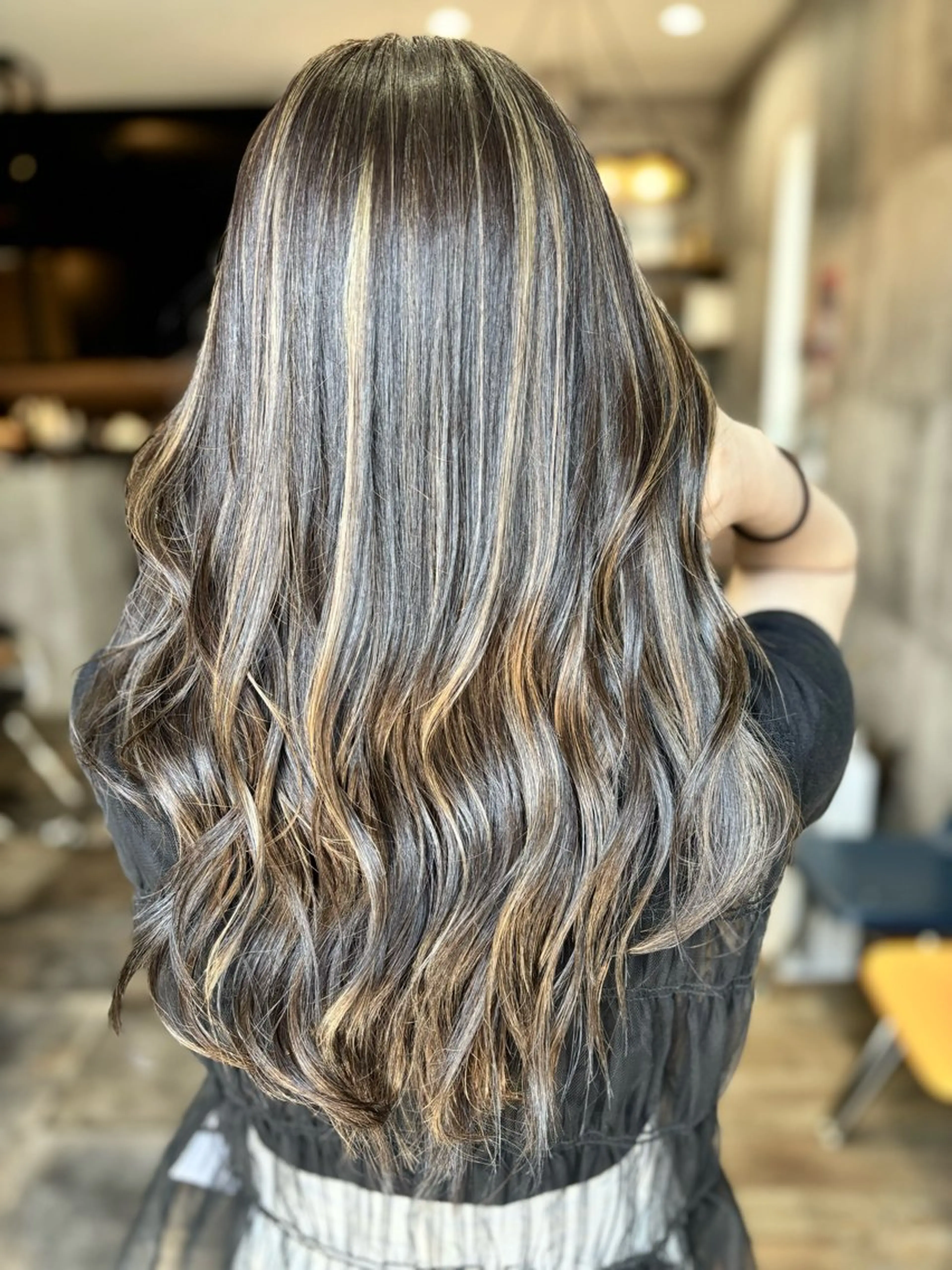 ロング ハイライト レイヤーカット カット ヘアカラー yoshihara yuukiのヘアスタイル