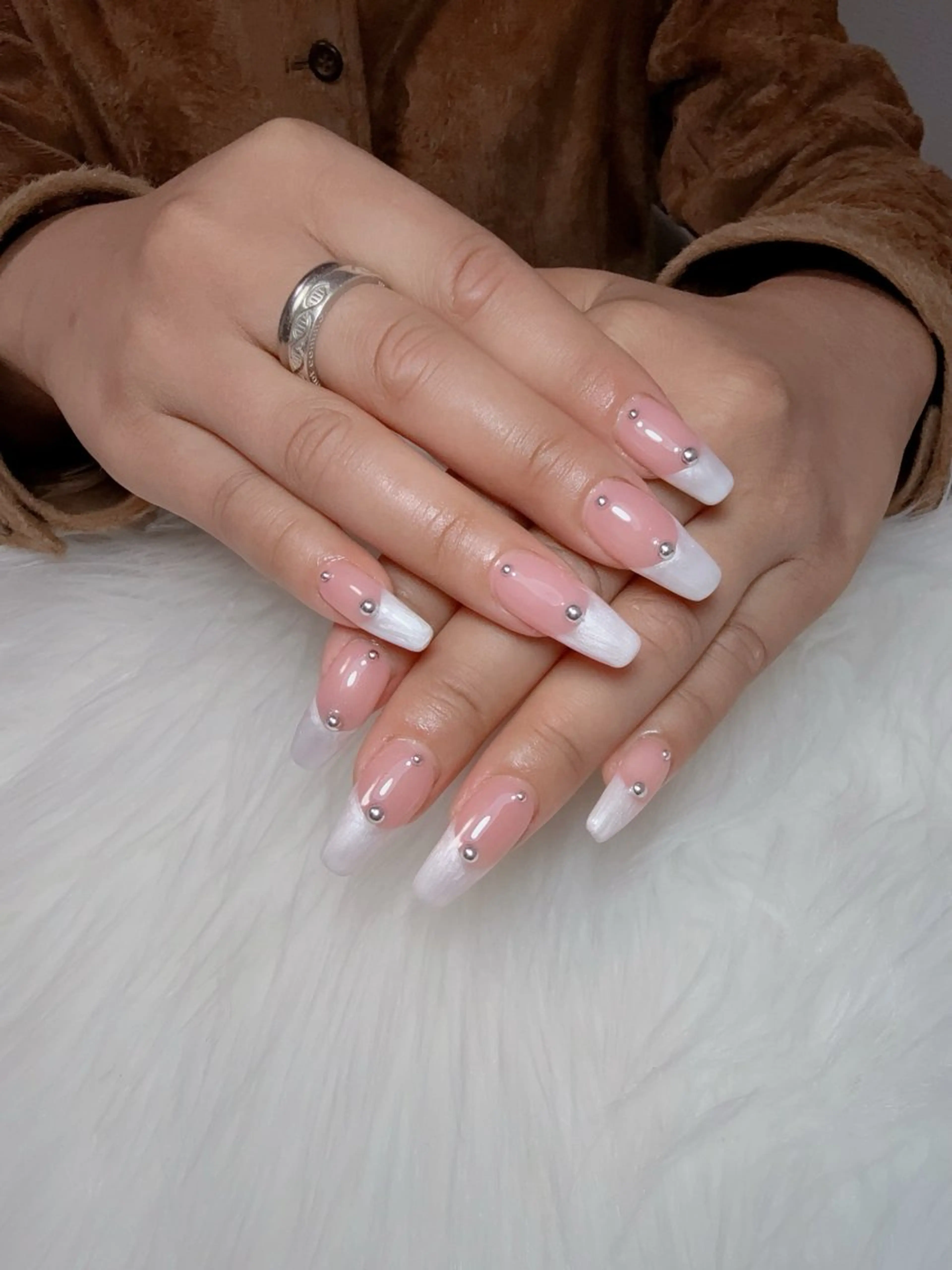 ネイル フレンチネイル 西野 カナのネイルデザイン