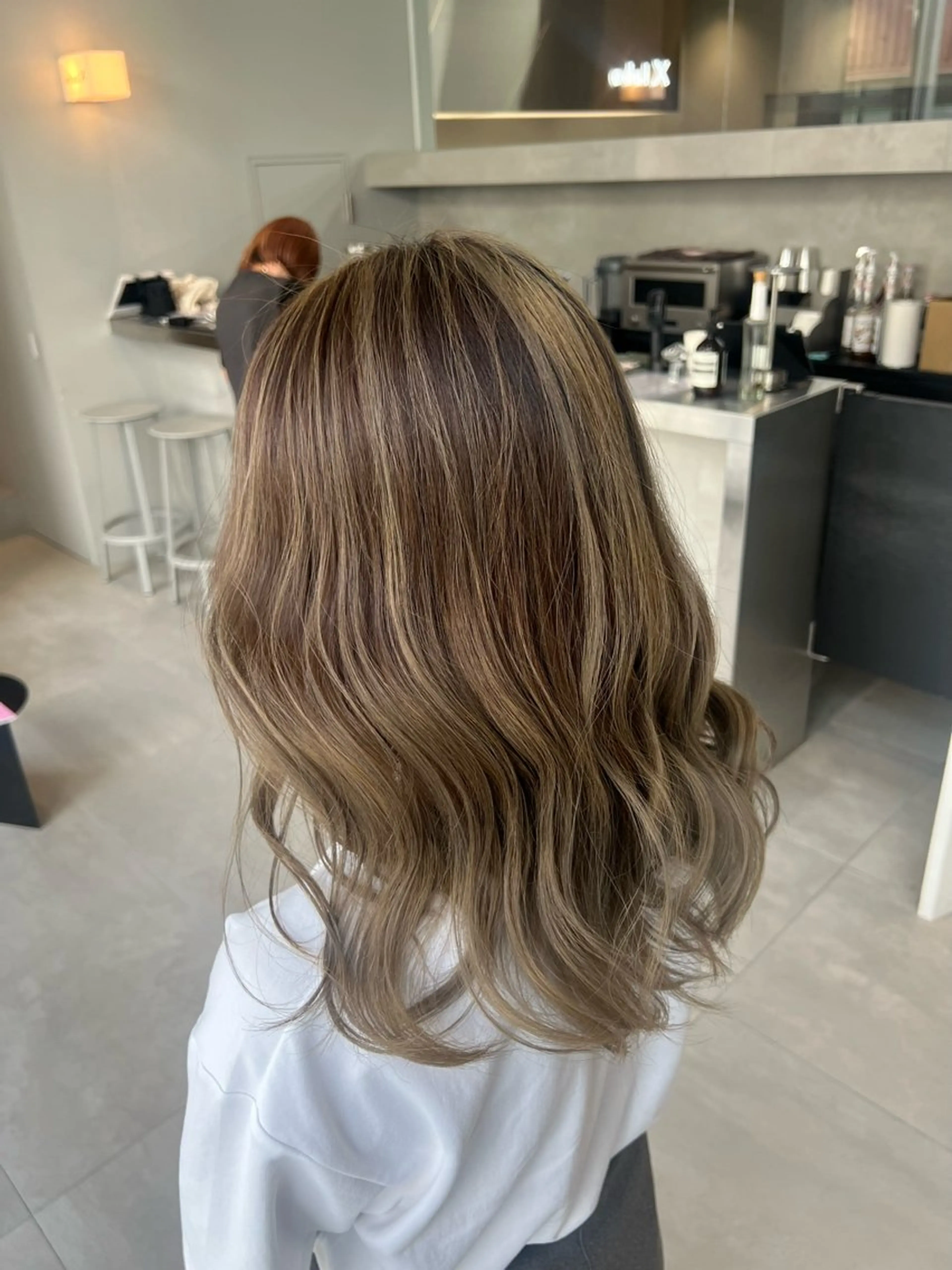 ミディアム カラー ハイトーンカラー カット ヘアカラー トリートメント 吉沢遣人/レイヤー 艶カラー/抜け感のヘアスタイル