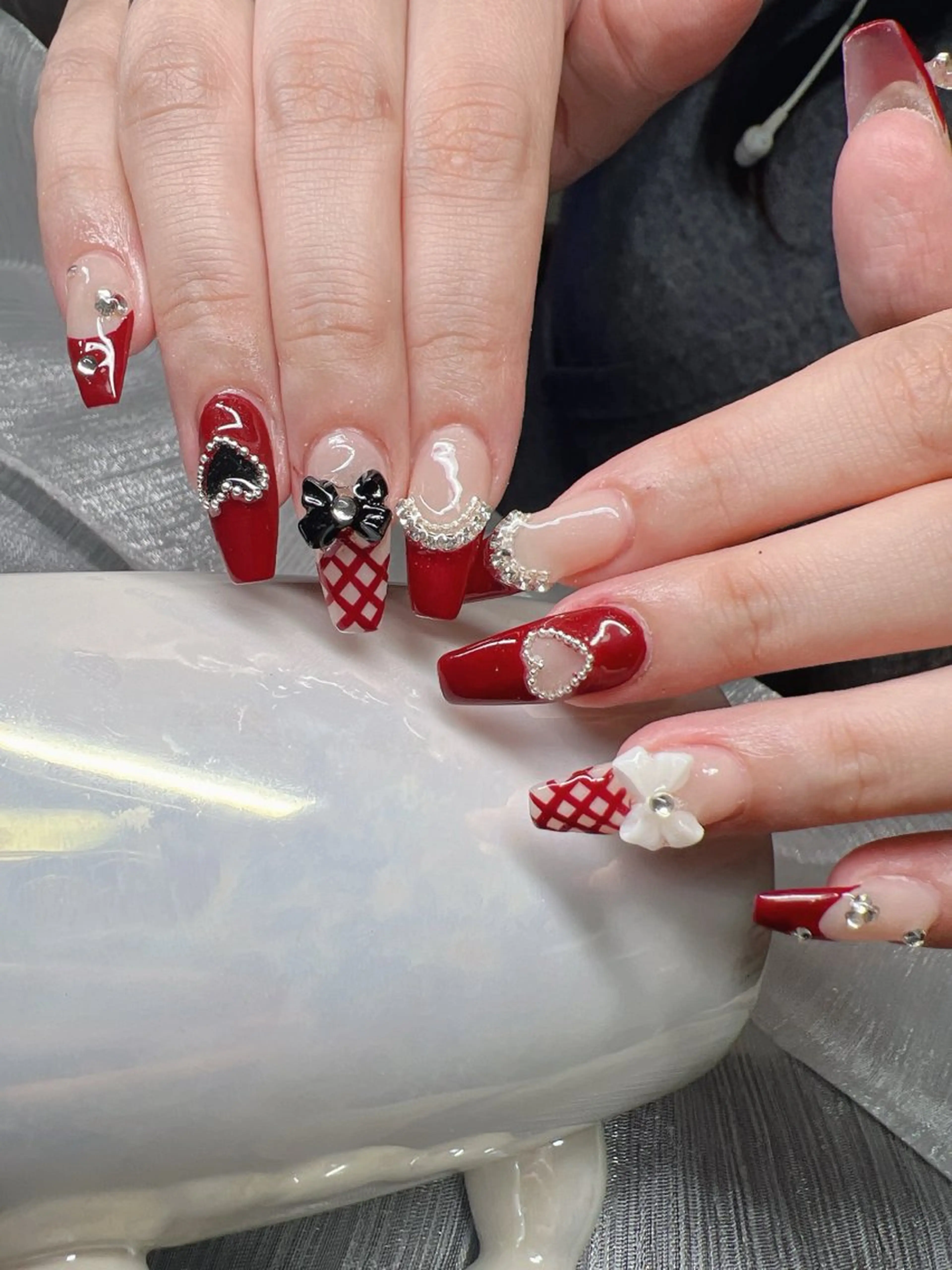 ネイル オーロラネイル チークネイル 長さ出し フットネイル フレンチネイル ハンドネイル Lee Nailsのネイルデザイン