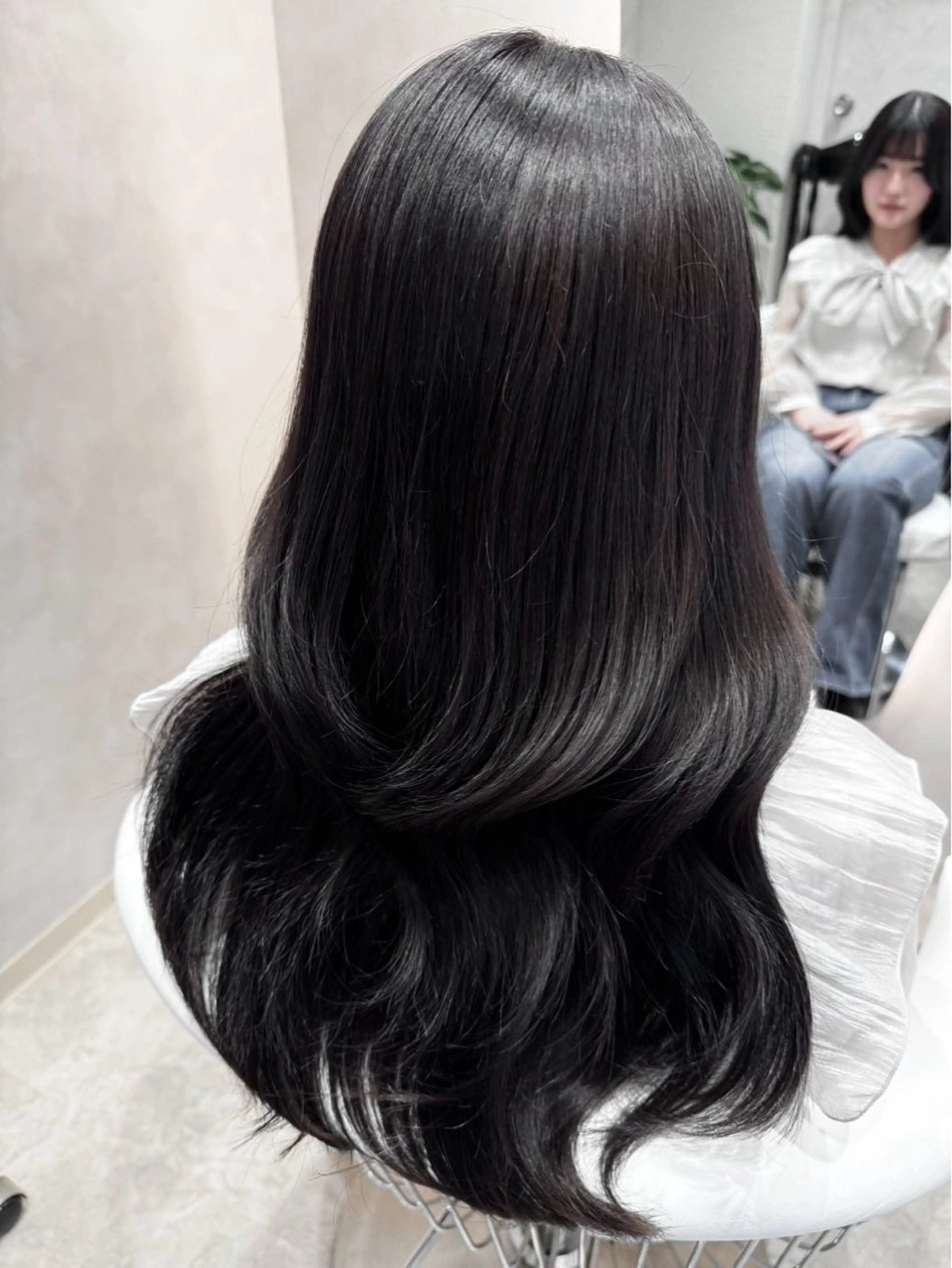 セミロング カラー 𝑴𝑰𝒀𝑼🩰 /透明感カラー/青山のヘアスタイル