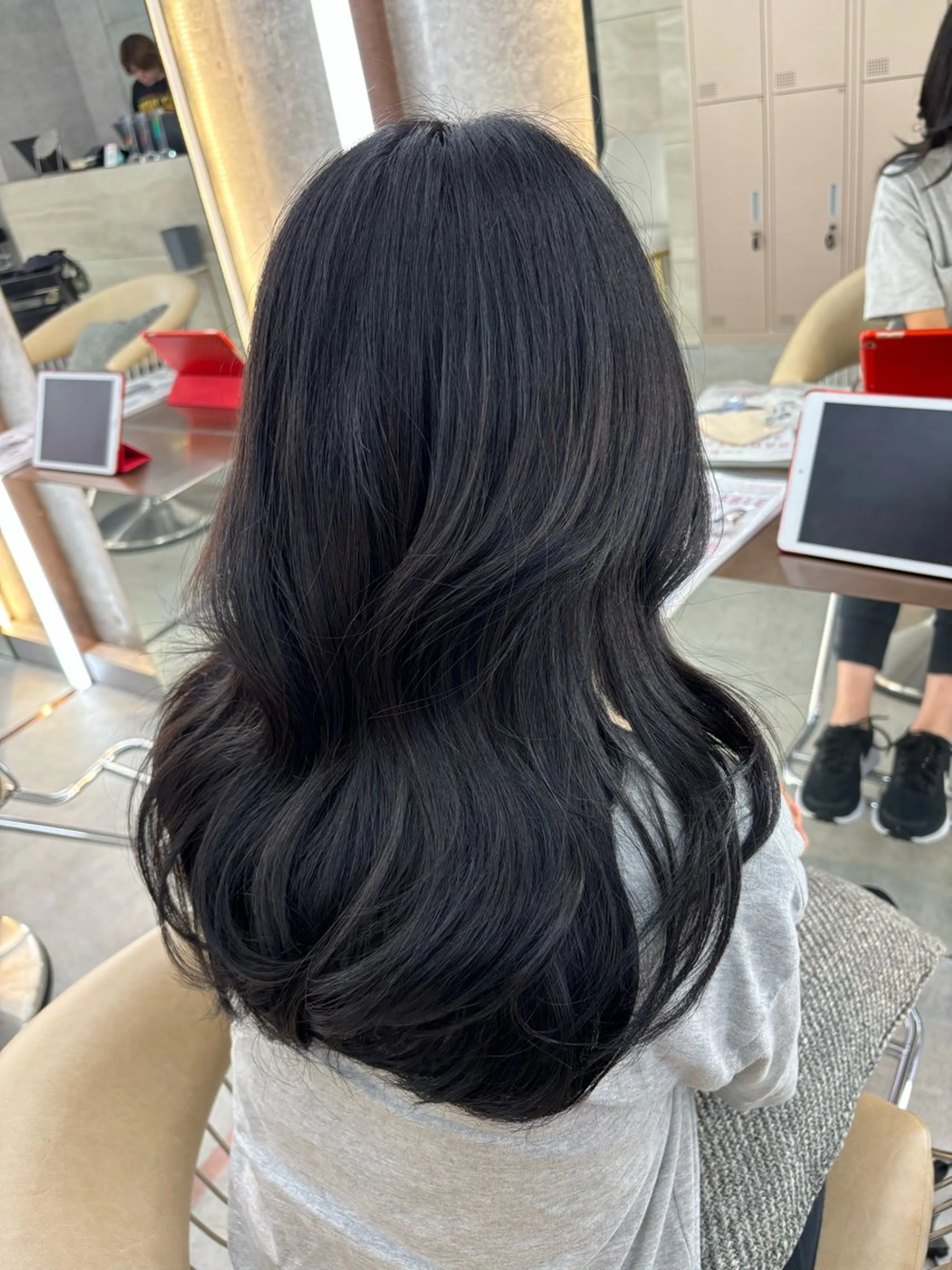ロング カラー カット ヘアカラー トリートメント 髪質改善|透明 感カラー🩵レイヤーのヘアスタイル