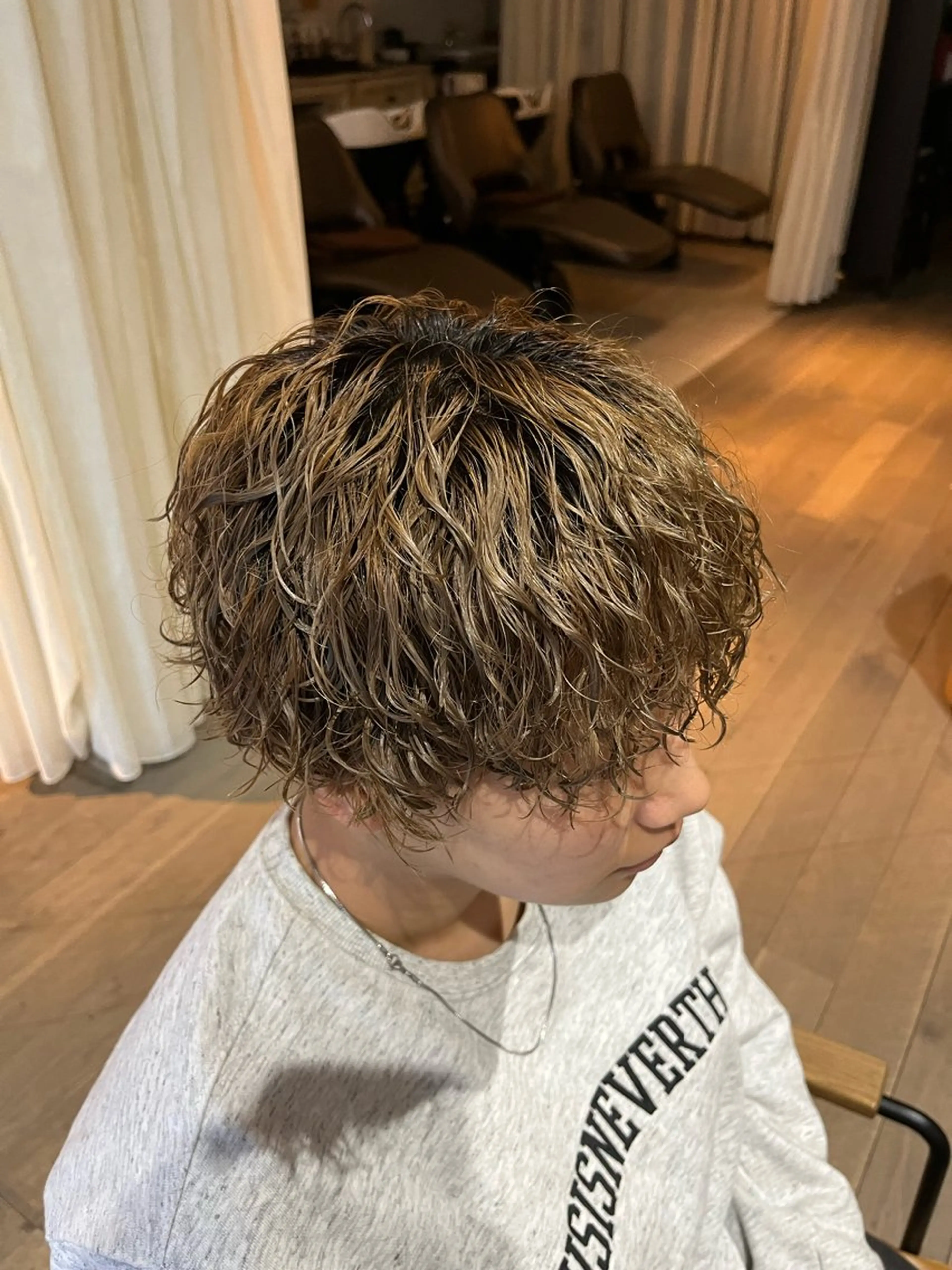 パーマ メンズ メンズブリーチ メンズパーマ ツイストスパイラルパーマ スパイラルパーマ Sherry/R 三川町　山本なつみのヘアスタイル