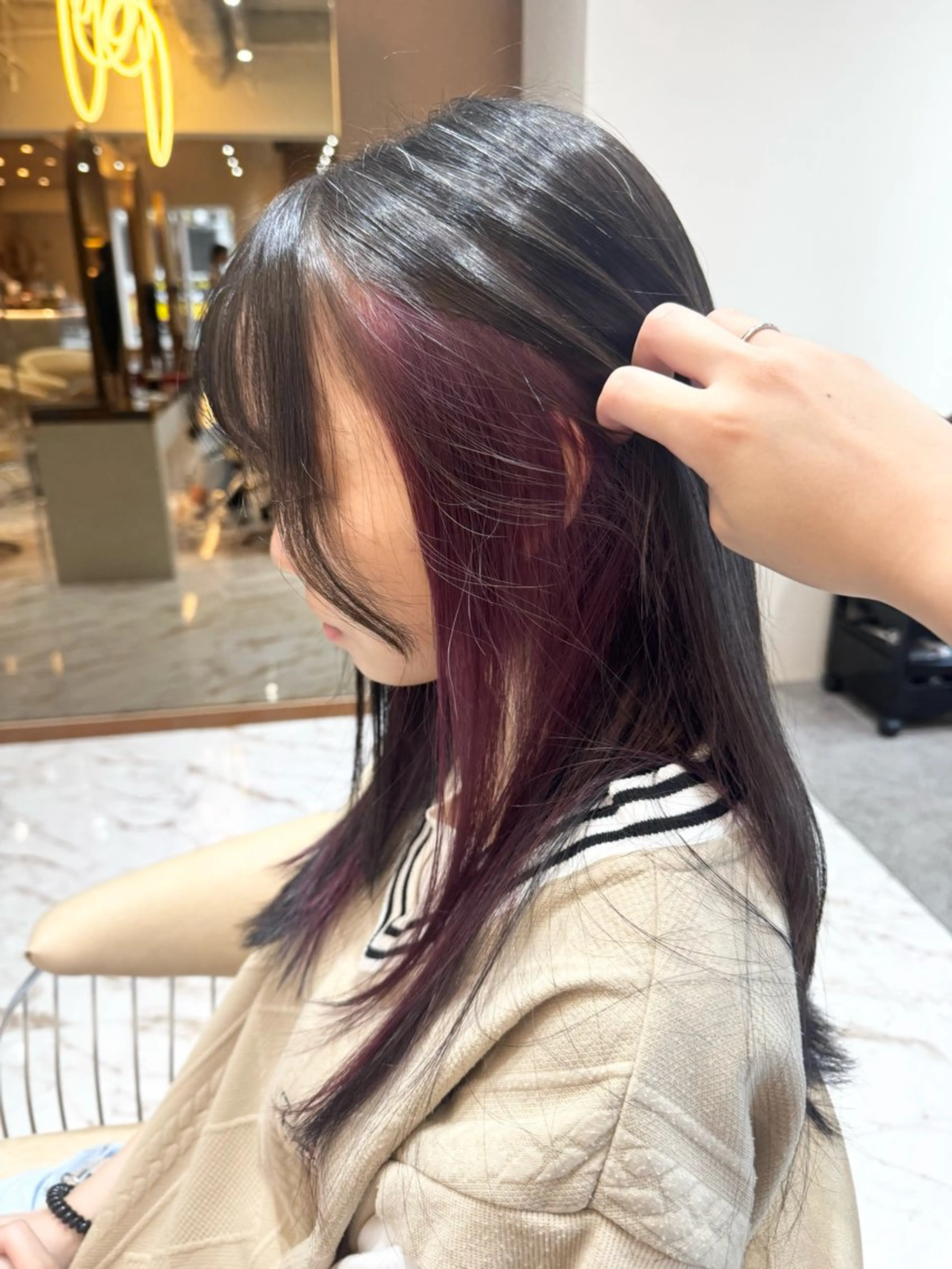 ミディアム パープルカラー ヘアカラー ʚザクザクレイヤー× 艶透明感/にしじまɞのヘアスタイル