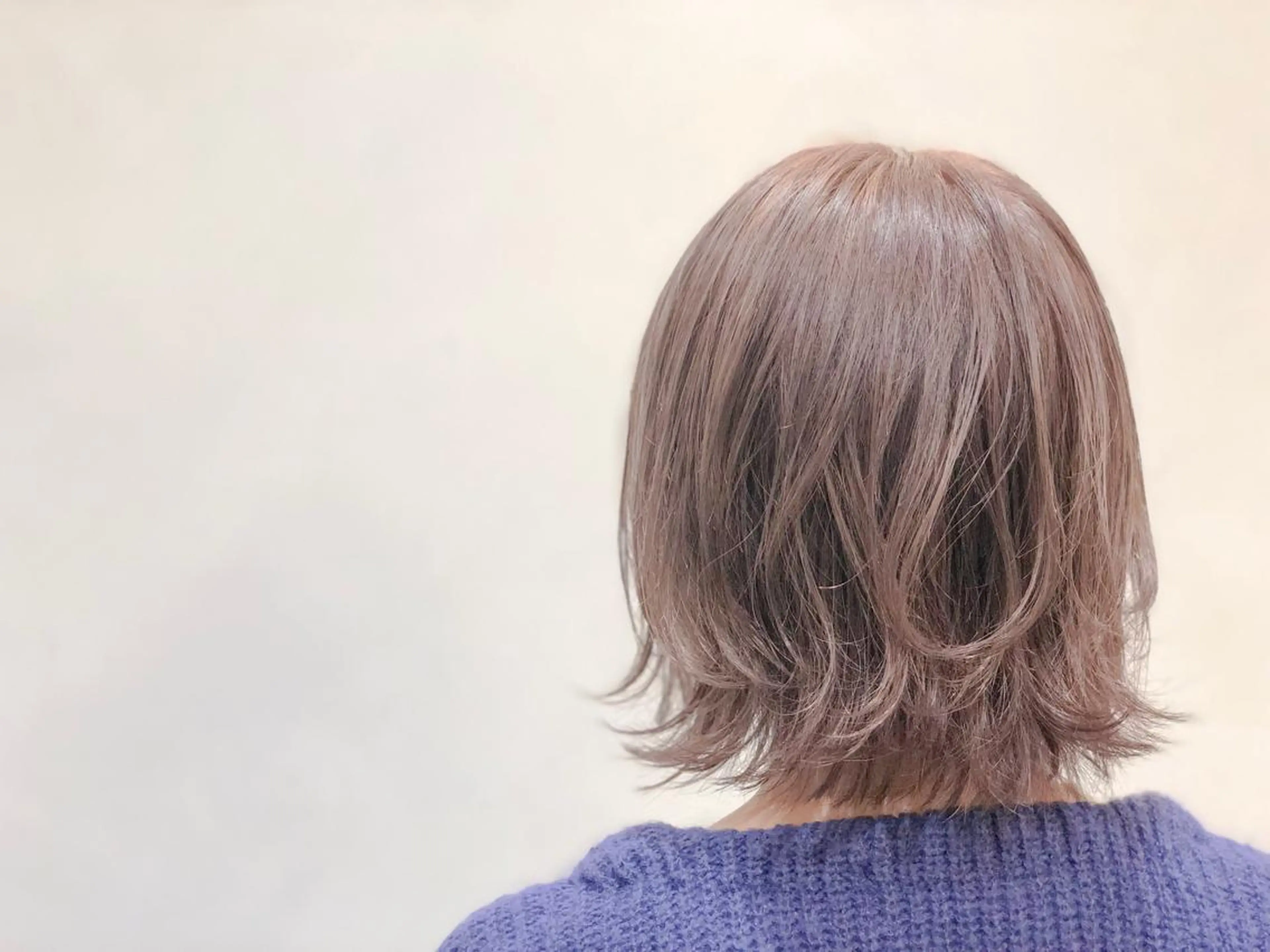 ショート カラー ヘアアレンジ アッシュ ブリーチ ラベンダーカラー ラベンダーアッシュ ヘアカラー いしだ みさきのヘアスタイル