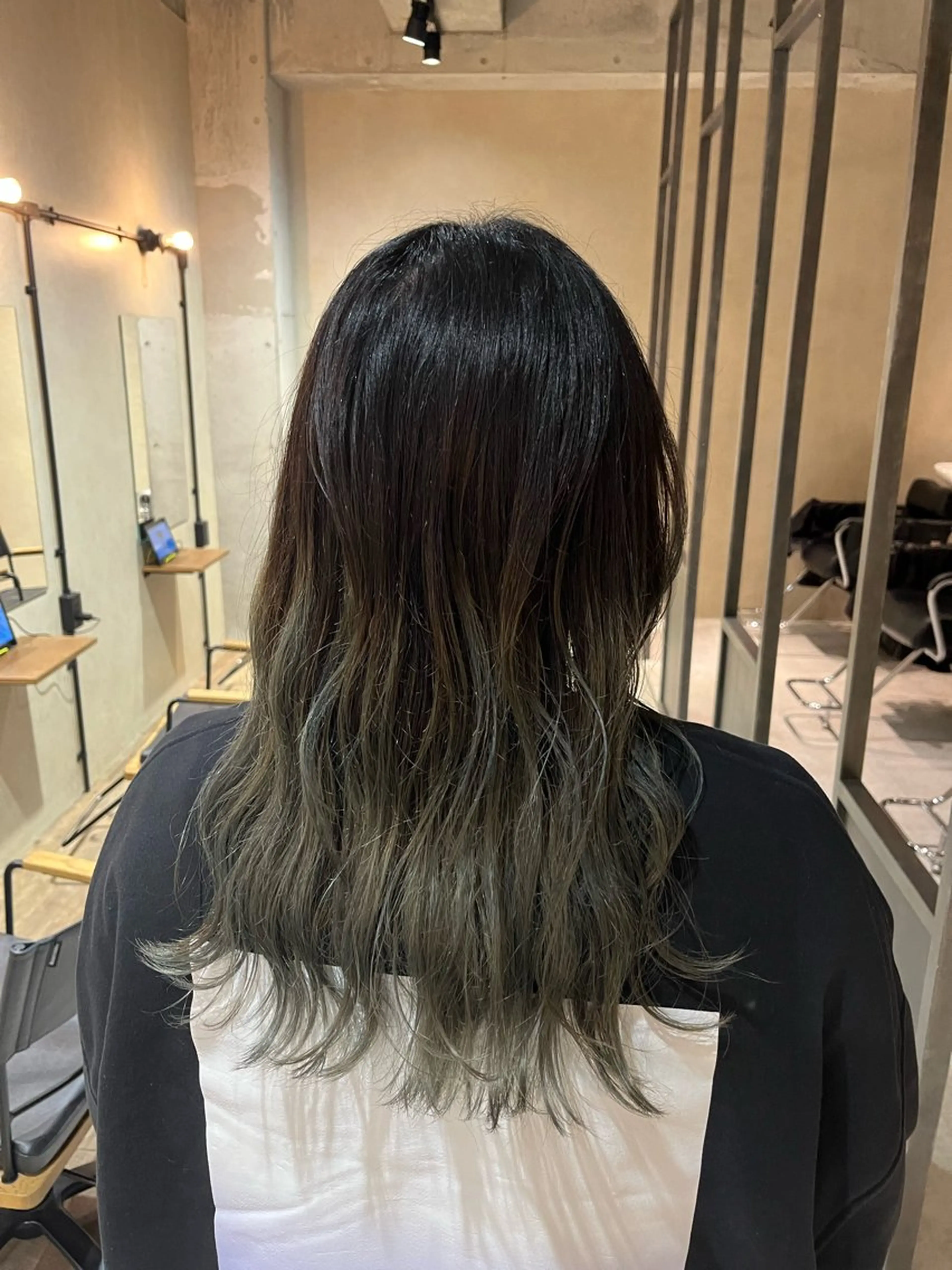 ロング カラー 菅野 紗弥のヘアスタイル